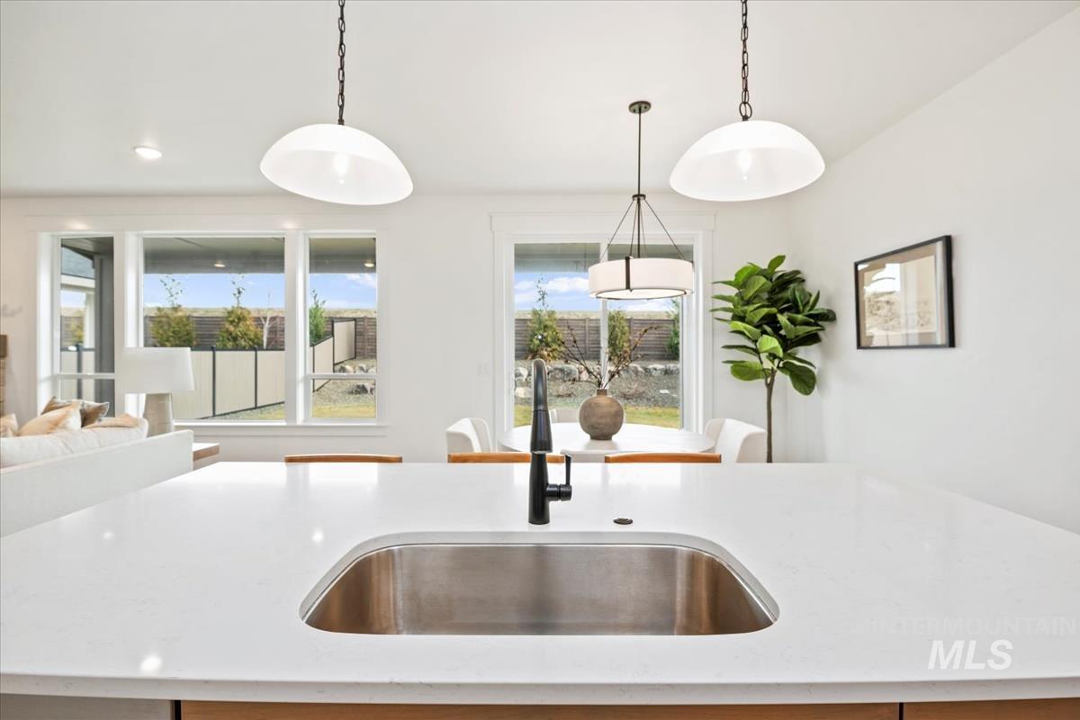 4652 N Alameda Creek Ave, Meridian, Idaho 83646, 3 Bedrooms, 2.5 Bathrooms, Residential For Sale, Price $549,900,MLS 98938770