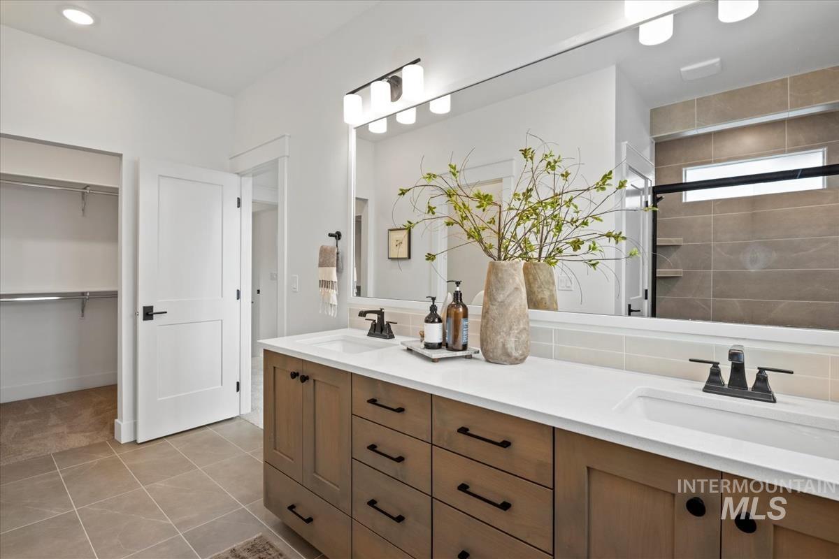 4652 N Alameda Creek Ave, Meridian, Idaho 83646, 3 Bedrooms, 2.5 Bathrooms, Residential For Sale, Price $549,900,MLS 98938770