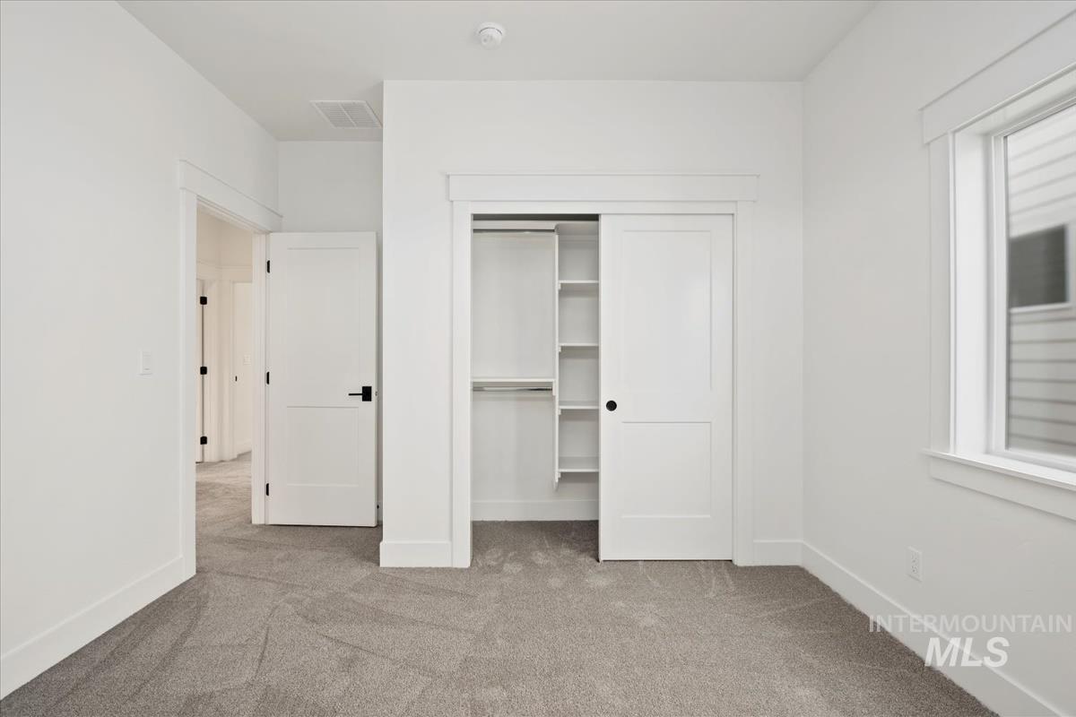 4652 N Alameda Creek Ave, Meridian, Idaho 83646, 3 Bedrooms, 2.5 Bathrooms, Residential For Sale, Price $549,900,MLS 98938770