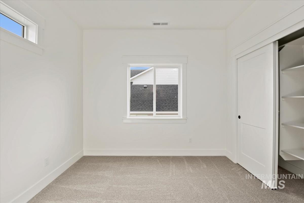 4652 N Alameda Creek Ave, Meridian, Idaho 83646, 3 Bedrooms, 2.5 Bathrooms, Residential For Sale, Price $549,900,MLS 98938770