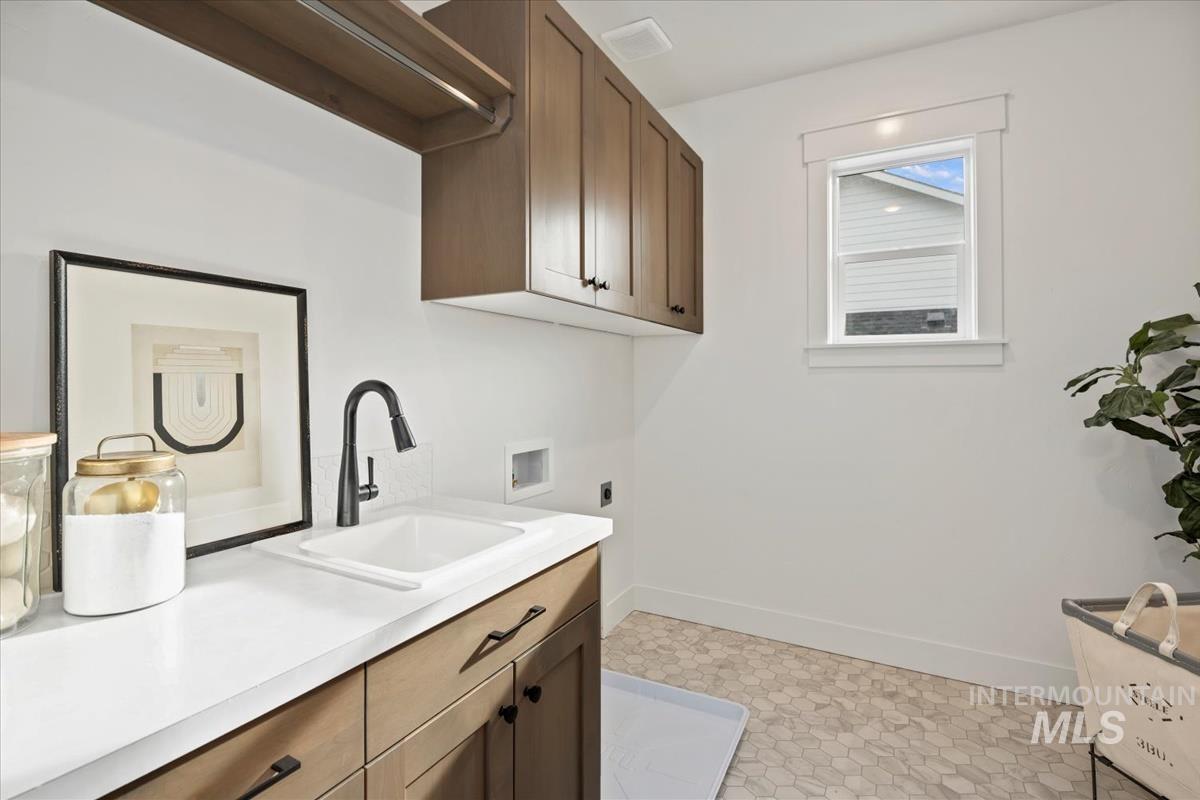 4652 N Alameda Creek Ave, Meridian, Idaho 83646, 3 Bedrooms, 2.5 Bathrooms, Residential For Sale, Price $549,900,MLS 98938770