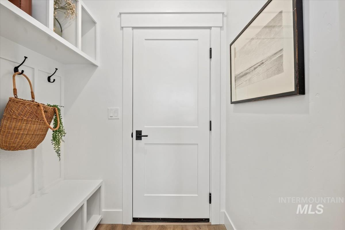 4652 N Alameda Creek Ave, Meridian, Idaho 83646, 3 Bedrooms, 2.5 Bathrooms, Residential For Sale, Price $549,900,MLS 98938770