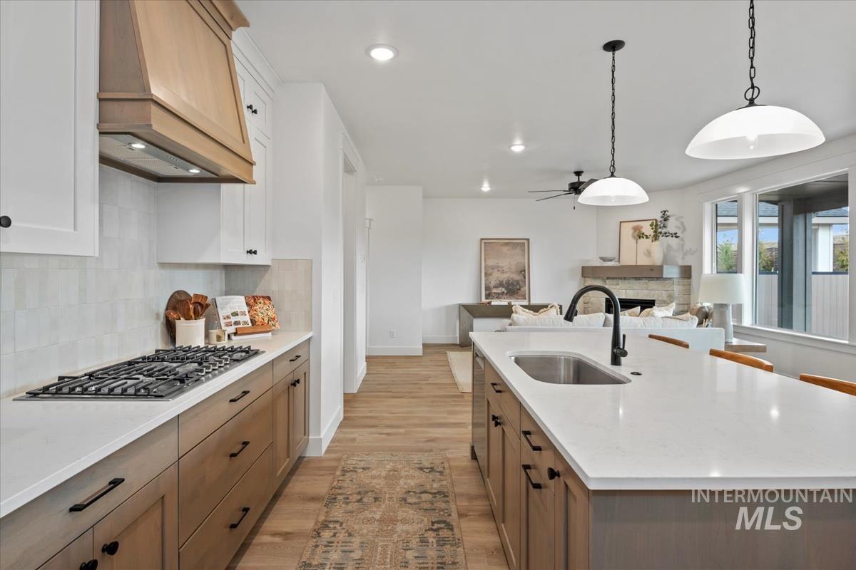 4652 N Alameda Creek Ave, Meridian, Idaho 83646, 3 Bedrooms, 2.5 Bathrooms, Residential For Sale, Price $549,900,MLS 98938770