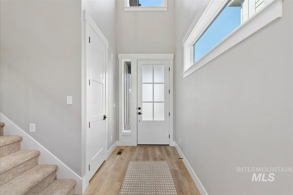 4588 N Alameda Creek Ave, Meridian, Idaho 83646, 3 Bedrooms, 2.5 Bathrooms, Residential For Sale, Price $559,900,MLS 98938771