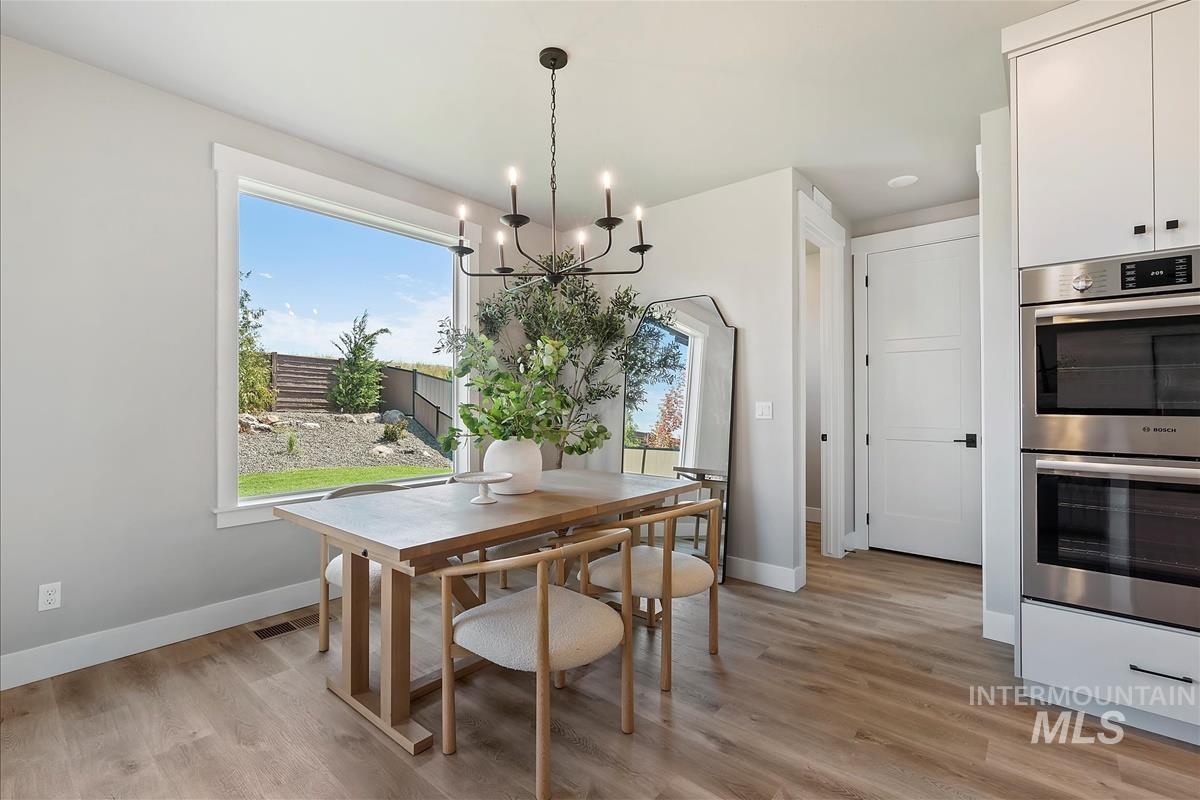 4588 N Alameda Creek Ave, Meridian, Idaho 83646, 3 Bedrooms, 2.5 Bathrooms, Residential For Sale, Price $559,900,MLS 98938771