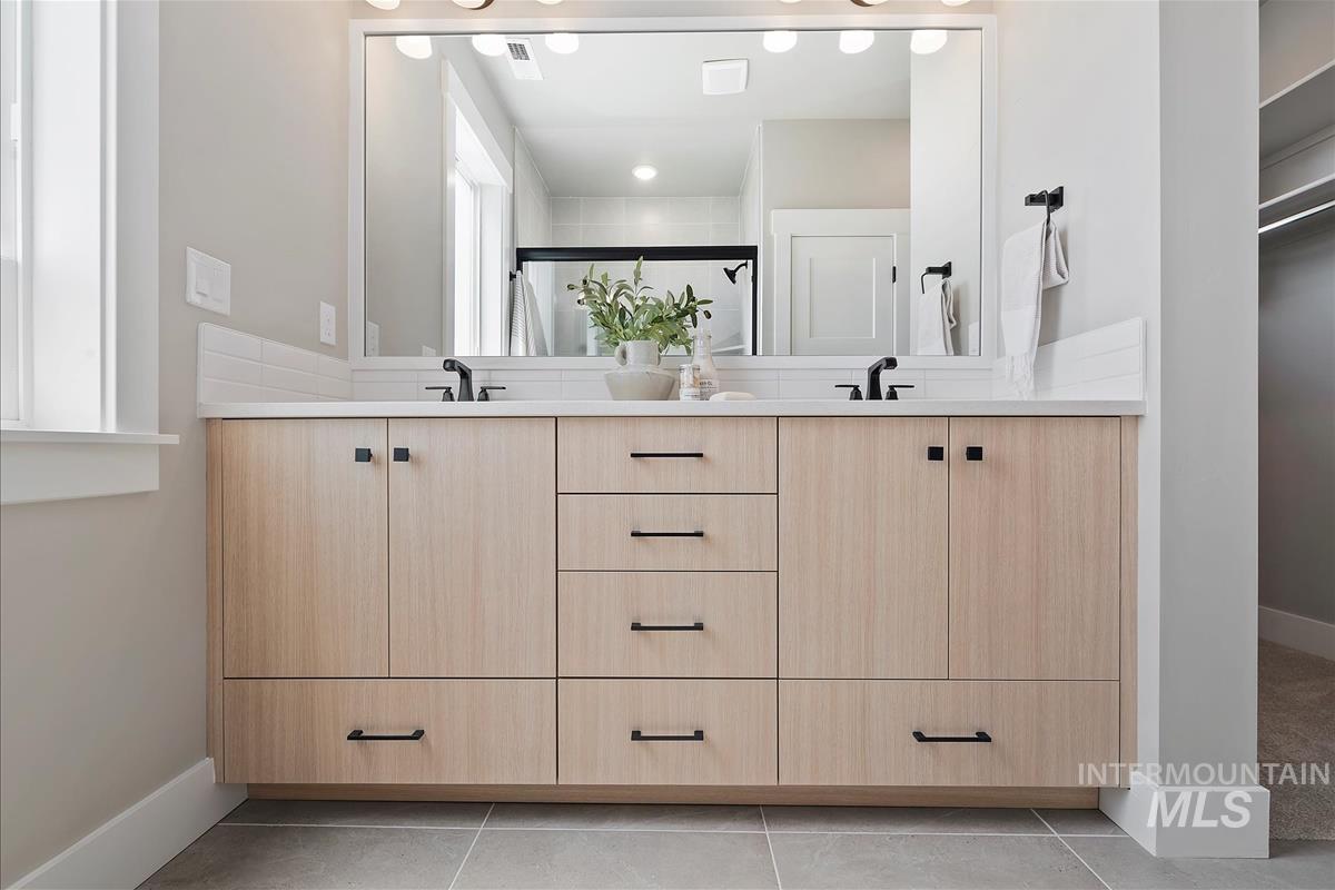 4588 N Alameda Creek Ave, Meridian, Idaho 83646, 3 Bedrooms, 2.5 Bathrooms, Residential For Sale, Price $559,900,MLS 98938771