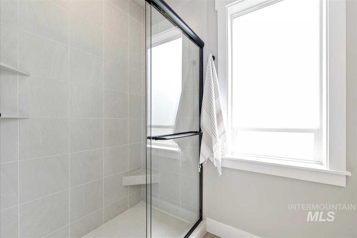 4588 N Alameda Creek Ave, Meridian, Idaho 83646, 3 Bedrooms, 2.5 Bathrooms, Residential For Sale, Price $559,900,MLS 98938771