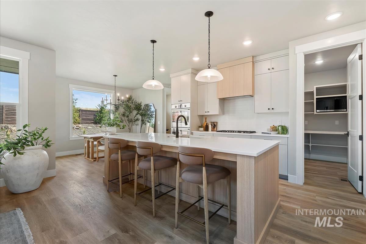 4588 N Alameda Creek Ave, Meridian, Idaho 83646, 3 Bedrooms, 2.5 Bathrooms, Residential For Sale, Price $559,900,MLS 98938771