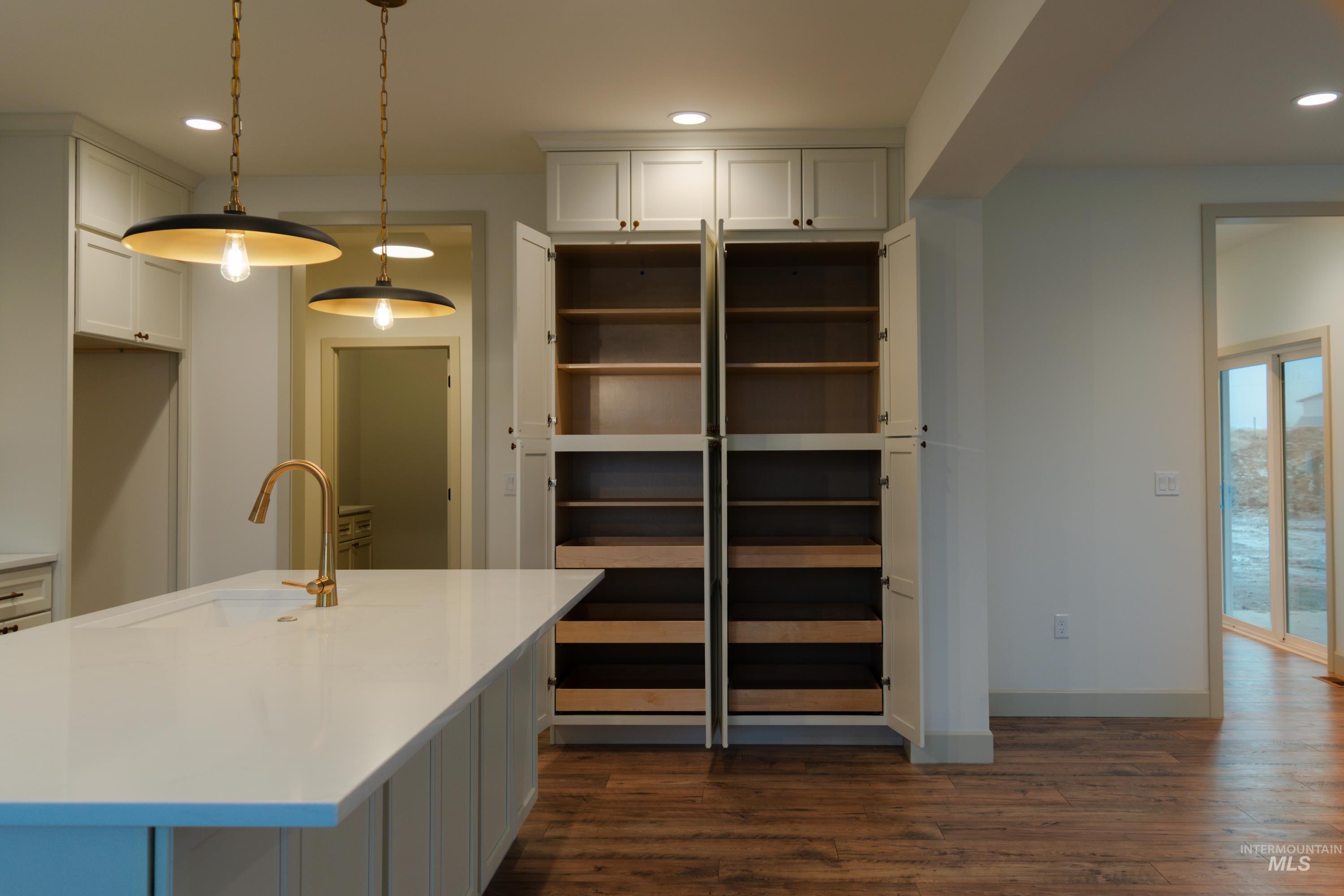 1560 Slonaker, Moscow, Idaho 83843, 4 Bedrooms, 2.5 Bathrooms, Residential For Sale, Price $719,000,MLS 98938802