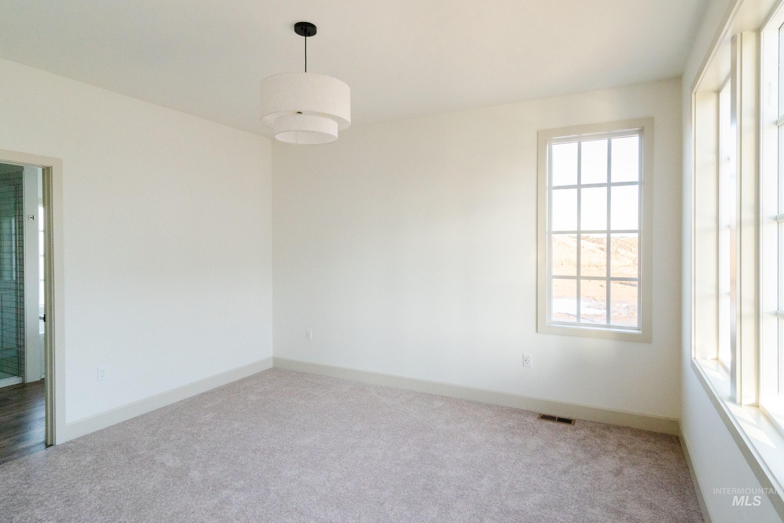 1560 Slonaker, Moscow, Idaho 83843, 4 Bedrooms, 2.5 Bathrooms, Residential For Sale, Price $719,000,MLS 98938802