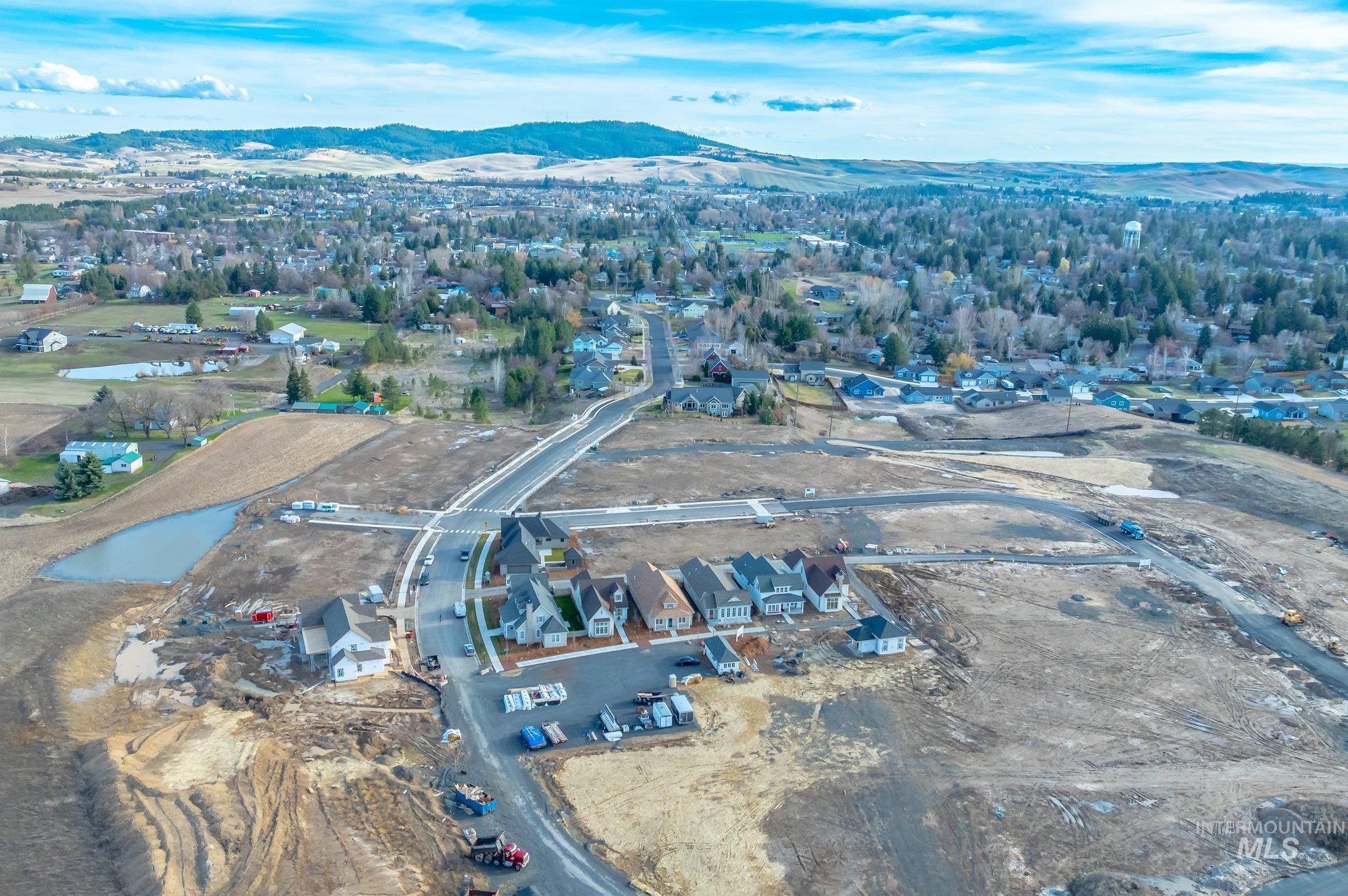 1560 Slonaker, Moscow, Idaho 83843, 4 Bedrooms, 2.5 Bathrooms, Residential For Sale, Price $719,000,MLS 98938802