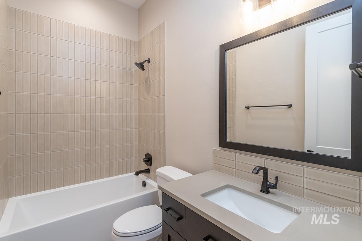 3081 N Ajax Ave, Eagle, Idaho 83616, 3 Bedrooms, 4.5 Bathrooms, Residential For Sale, Price $1,039,999,MLS 98938815