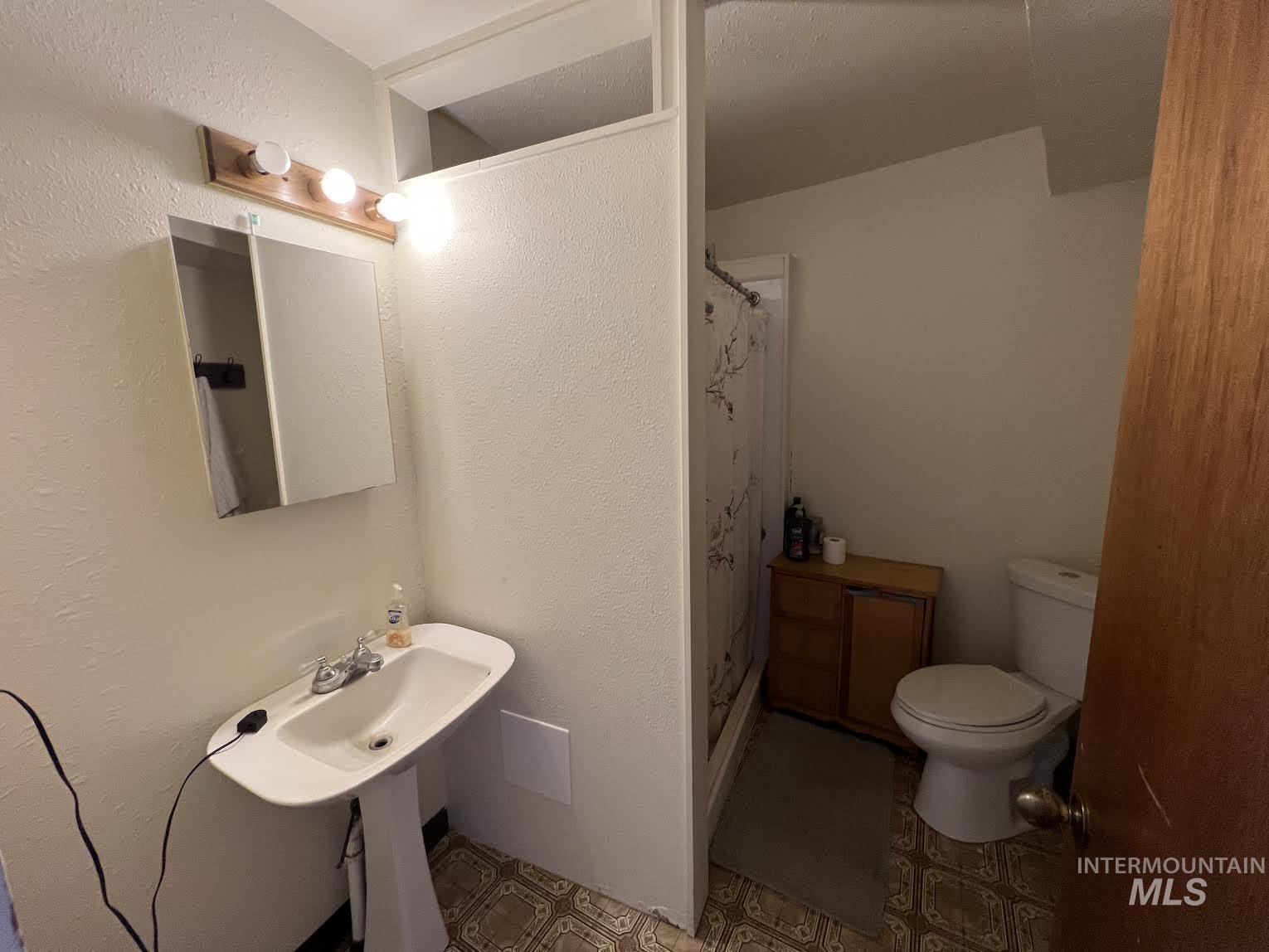 2342 & 2344 5th Ave, Clarkston, Washington 99403, 5 Bedrooms, 3 Bathrooms, Residential For Sale, Price $259,000, 98938824