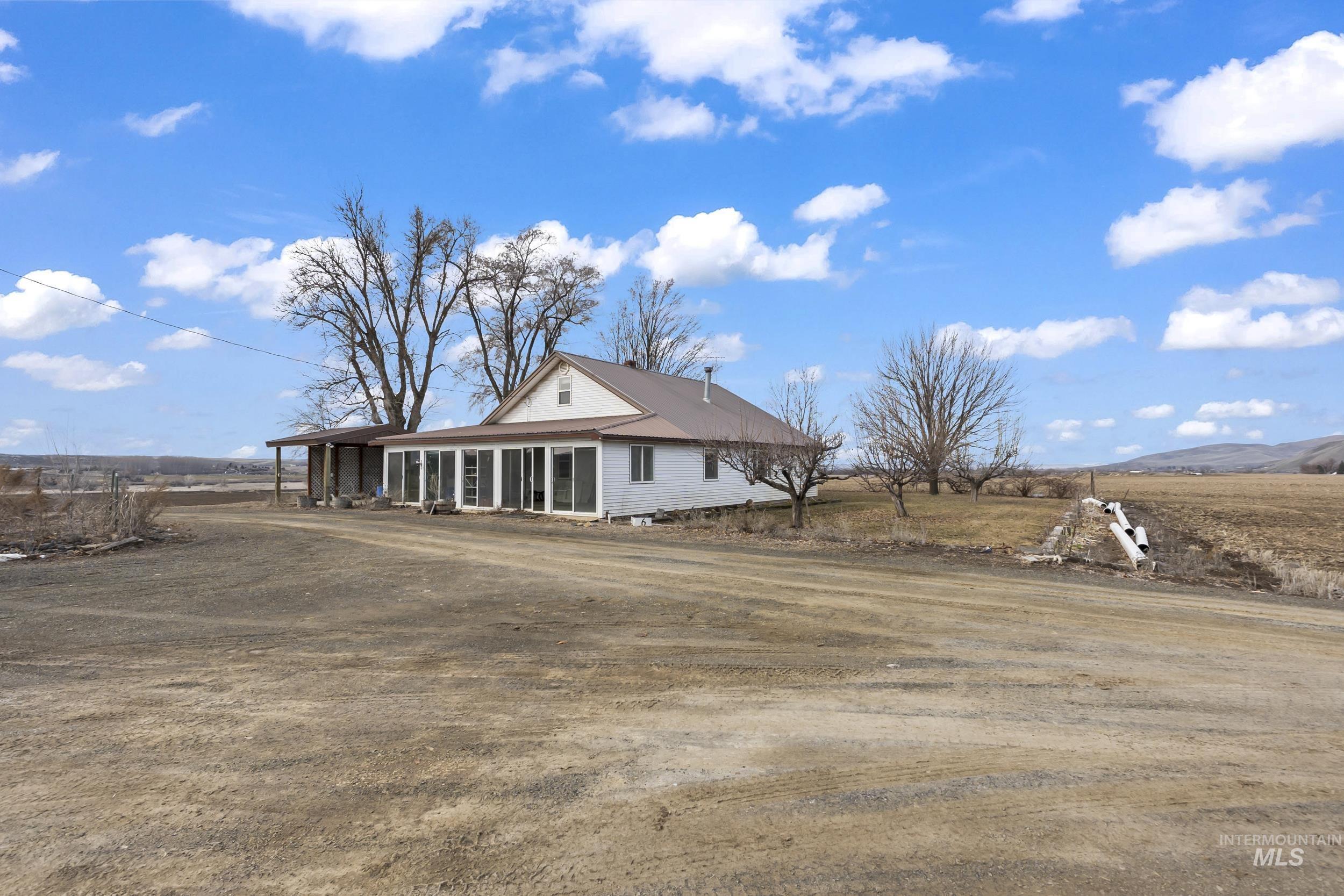 2117 Weiser River Road, Weiser, Idaho 83672, 3 Bedrooms, 1.5 Bathrooms, Farm & Ranch For Sale, Price $3,375,000,MLS 98939019