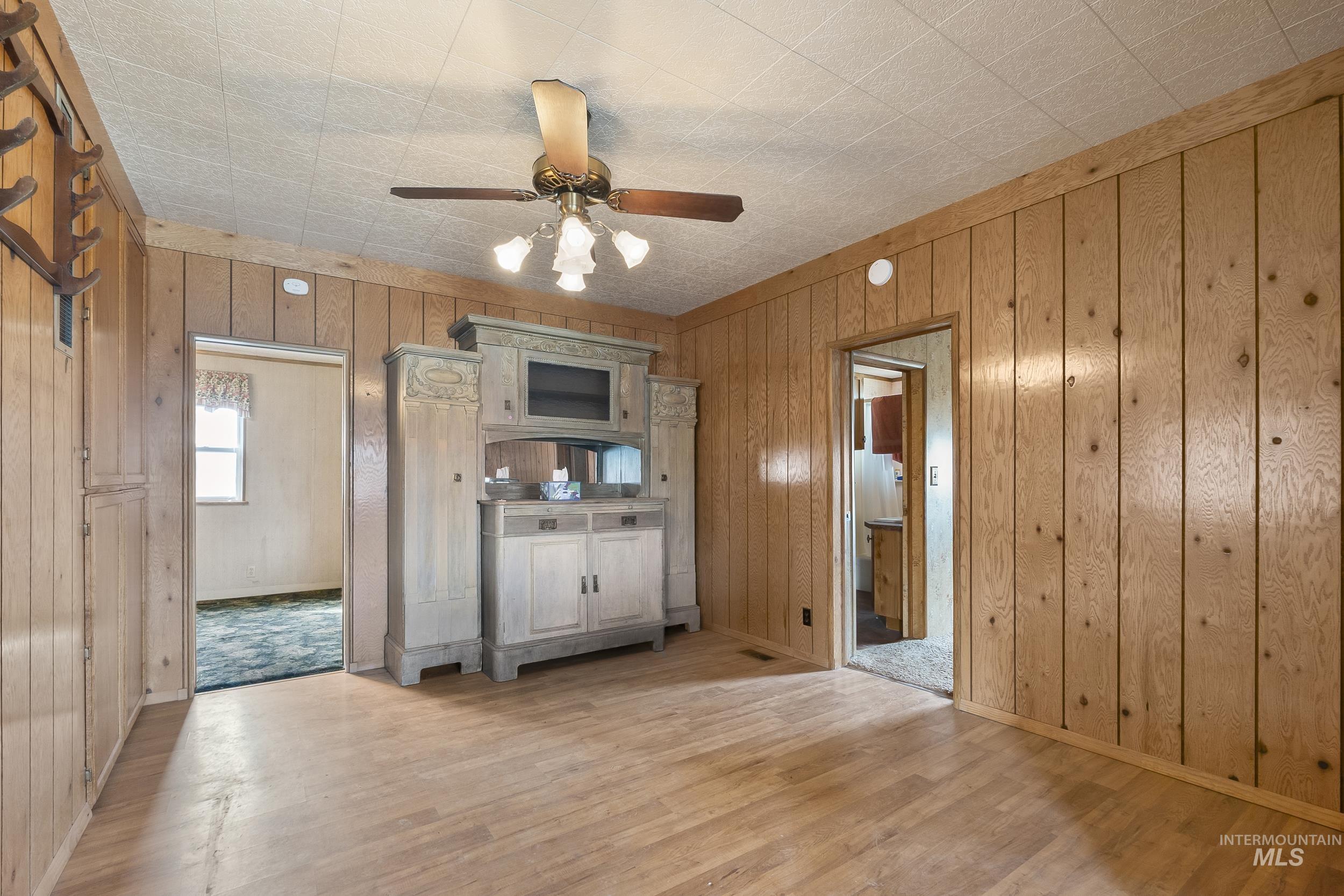 2117 Weiser River Road, Weiser, Idaho 83672, 3 Bedrooms, 1.5 Bathrooms, Farm & Ranch For Sale, Price $3,375,000,MLS 98939019