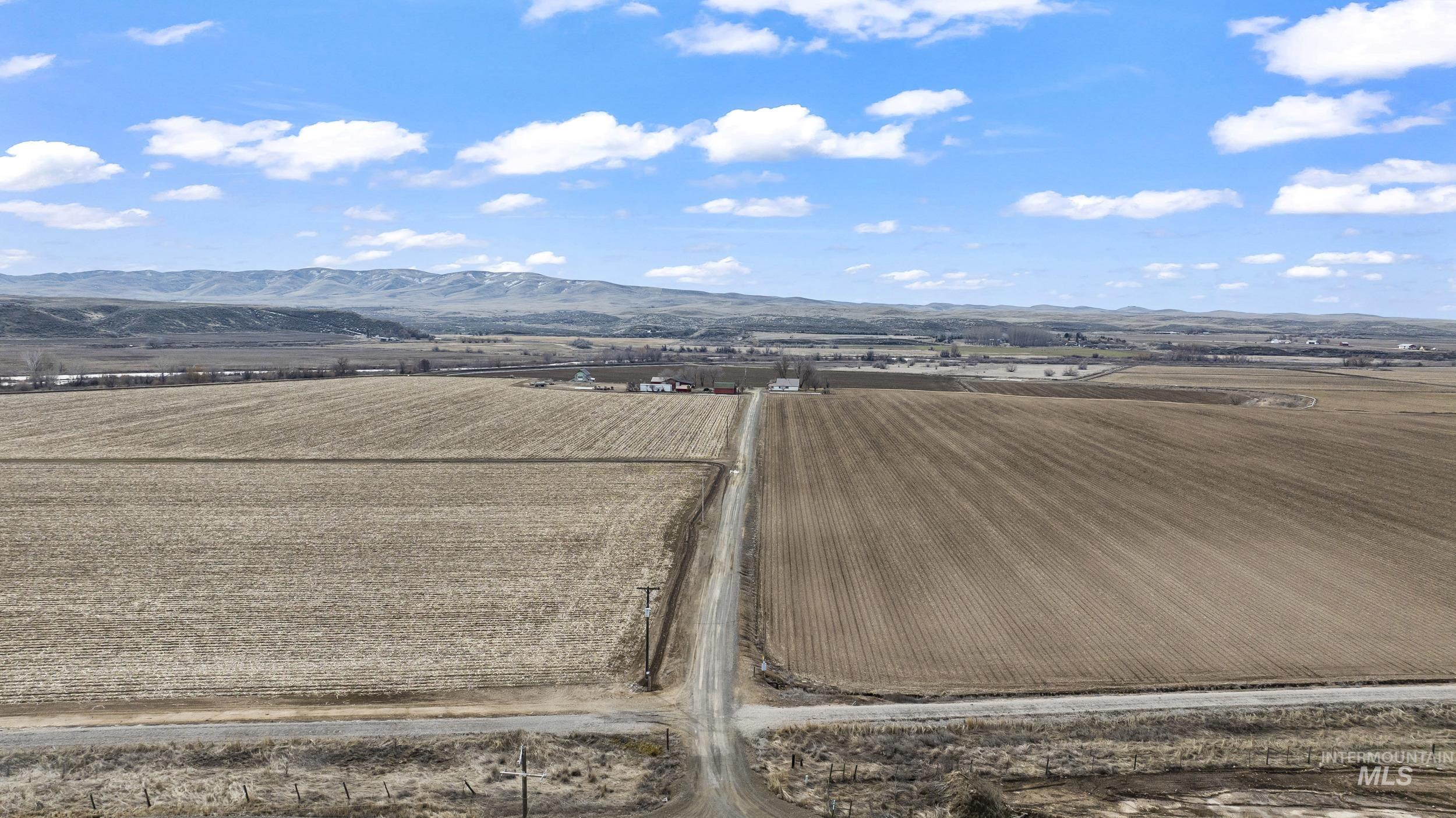 2117 Weiser River Road, Weiser, Idaho 83672, 3 Bedrooms, 1.5 Bathrooms, Farm & Ranch For Sale, Price $3,375,000,MLS 98939019