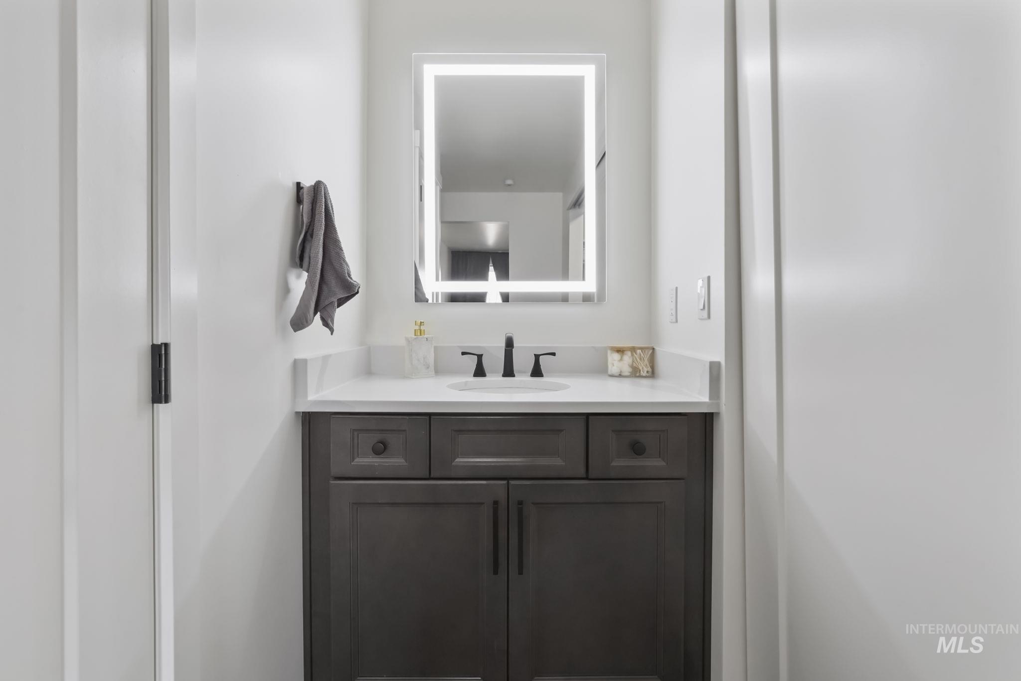 22168 Rio Vista Drive, Caldwell, Idaho 83607, 3 Bedrooms, 2.5 Bathrooms, Residential For Sale, Price $499,999,MLS 98939273