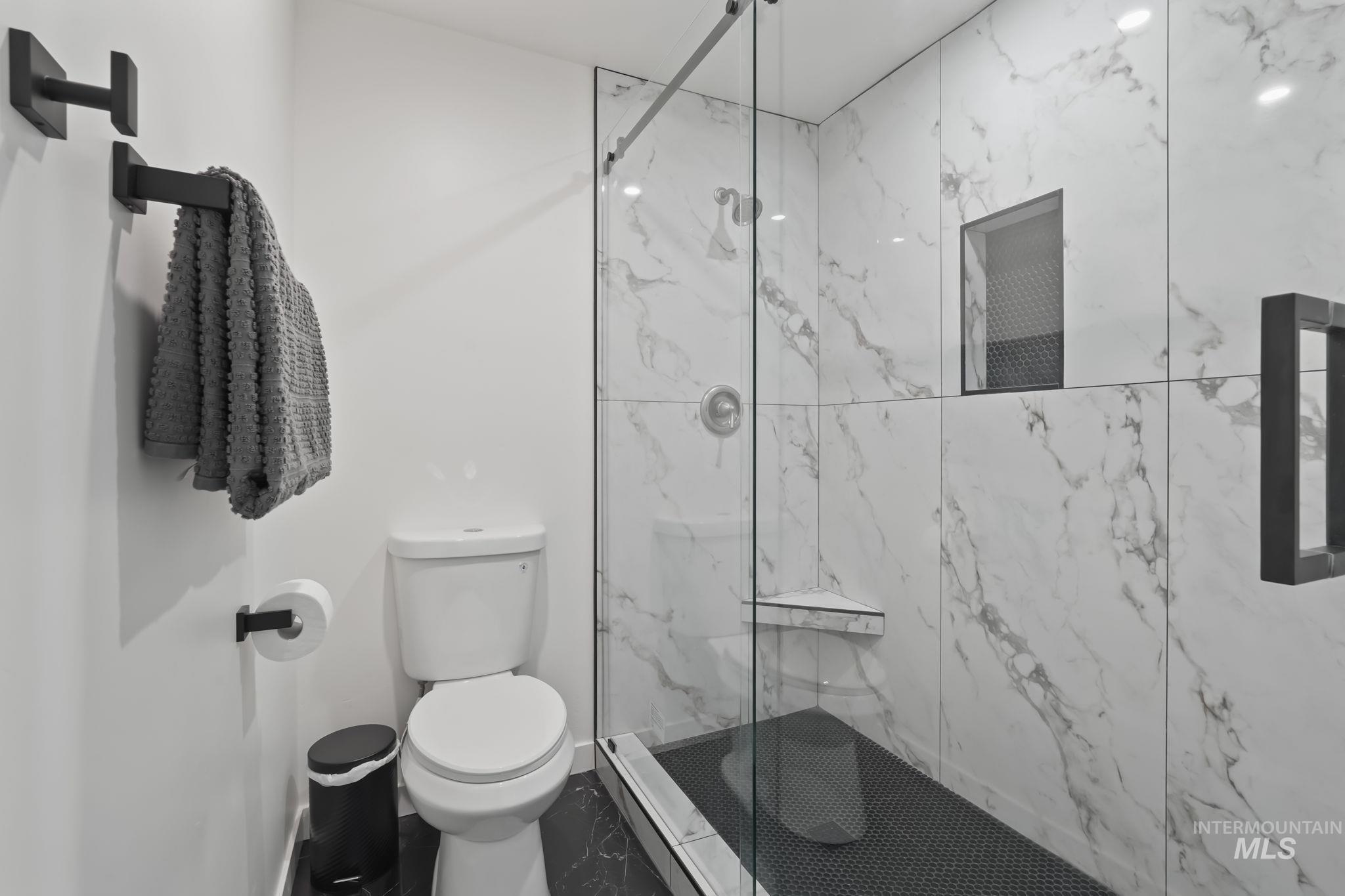 22168 Rio Vista Drive, Caldwell, Idaho 83607, 3 Bedrooms, 2.5 Bathrooms, Residential For Sale, Price $499,999,MLS 98939273