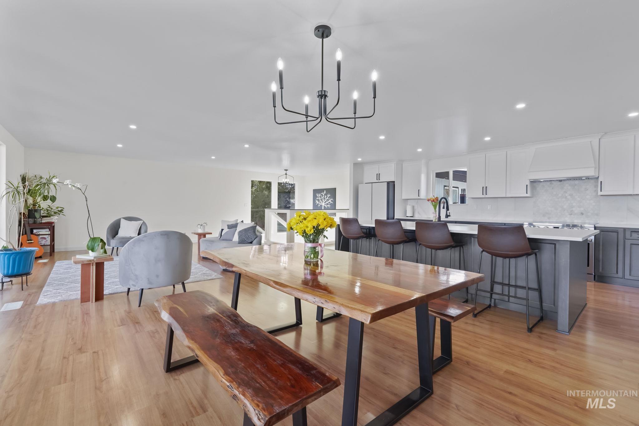 22168 Rio Vista Drive, Caldwell, Idaho 83607, 3 Bedrooms, 2.5 Bathrooms, Residential For Sale, Price $499,999,MLS 98939273