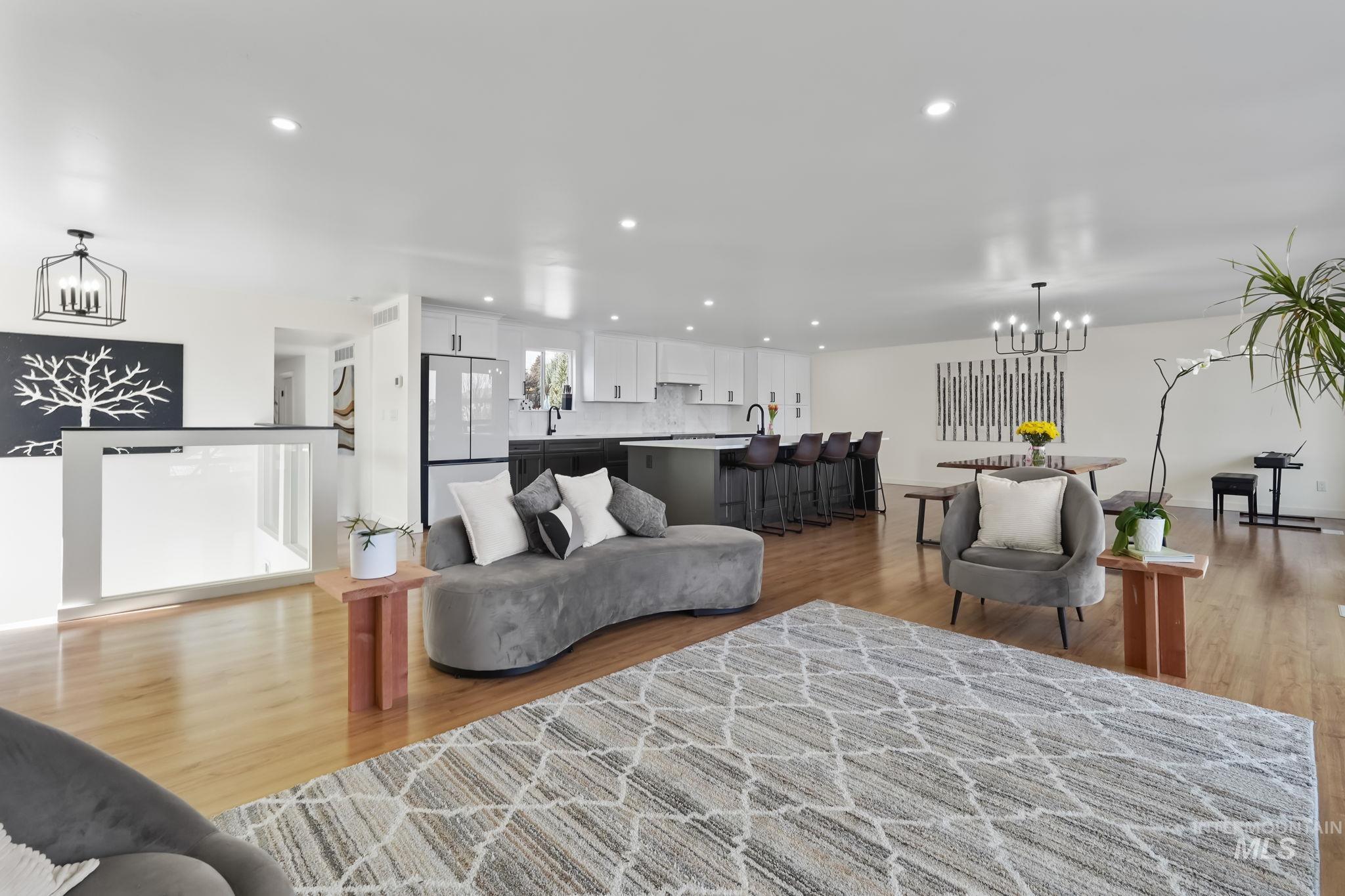 22168 Rio Vista Drive, Caldwell, Idaho 83607, 3 Bedrooms, 2.5 Bathrooms, Residential For Sale, Price $499,999,MLS 98939273