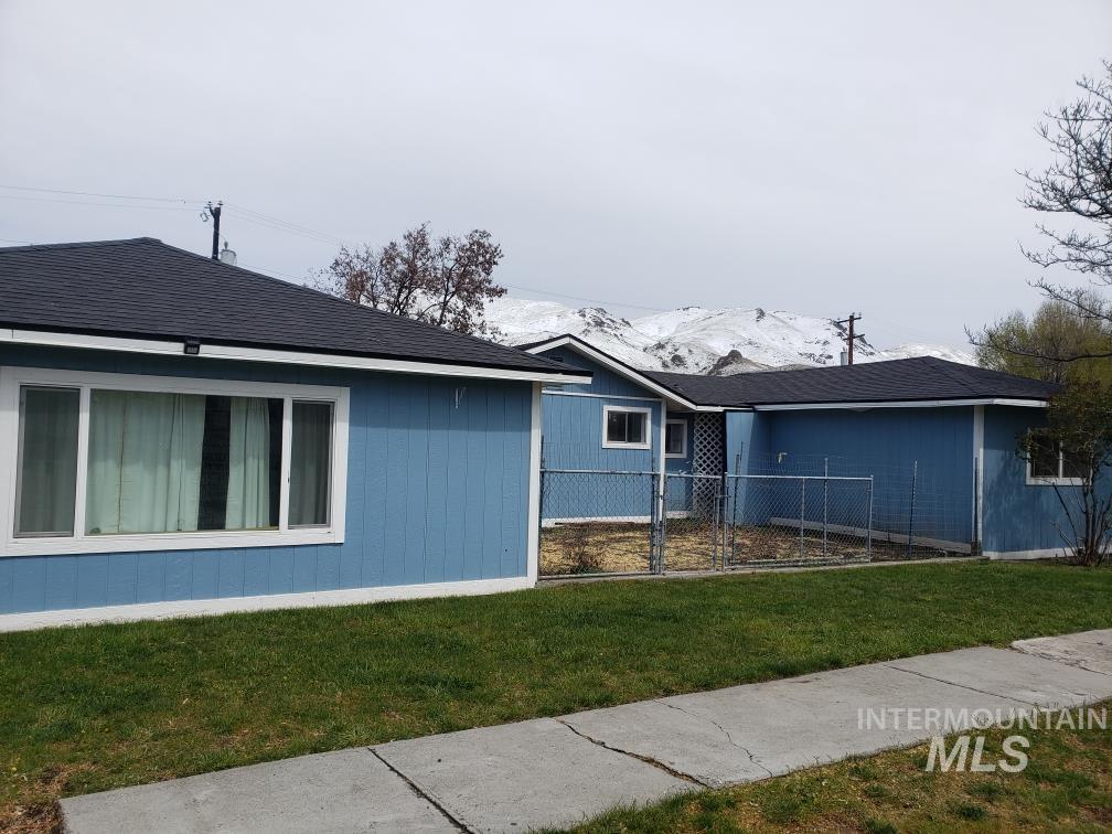 205 W Adams St, Huntington, Oregon 97907, 1 Bedroom, 1 Bathroom, Residential Income For Sale, Price $349,000, 98939322