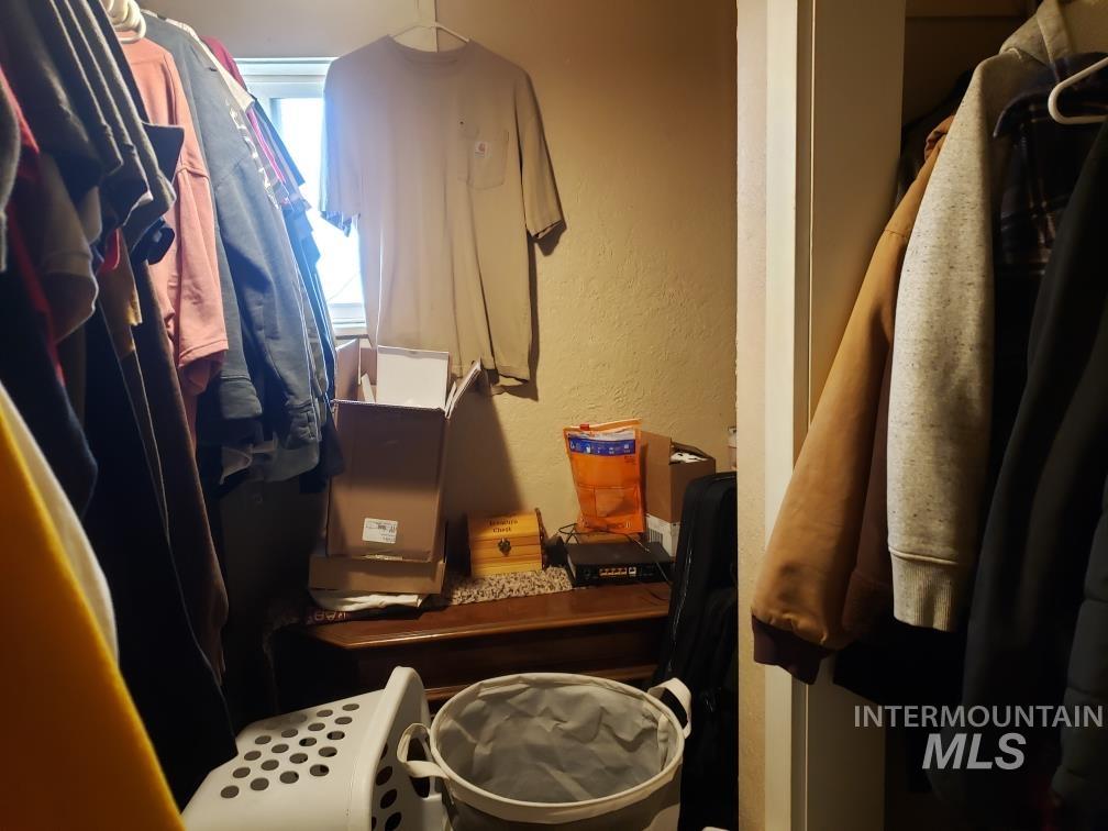 205 W Adams St, Huntington, Oregon 97907, 1 Bedroom, 1 Bathroom, Residential Income For Sale, Price $349,000, 98939322