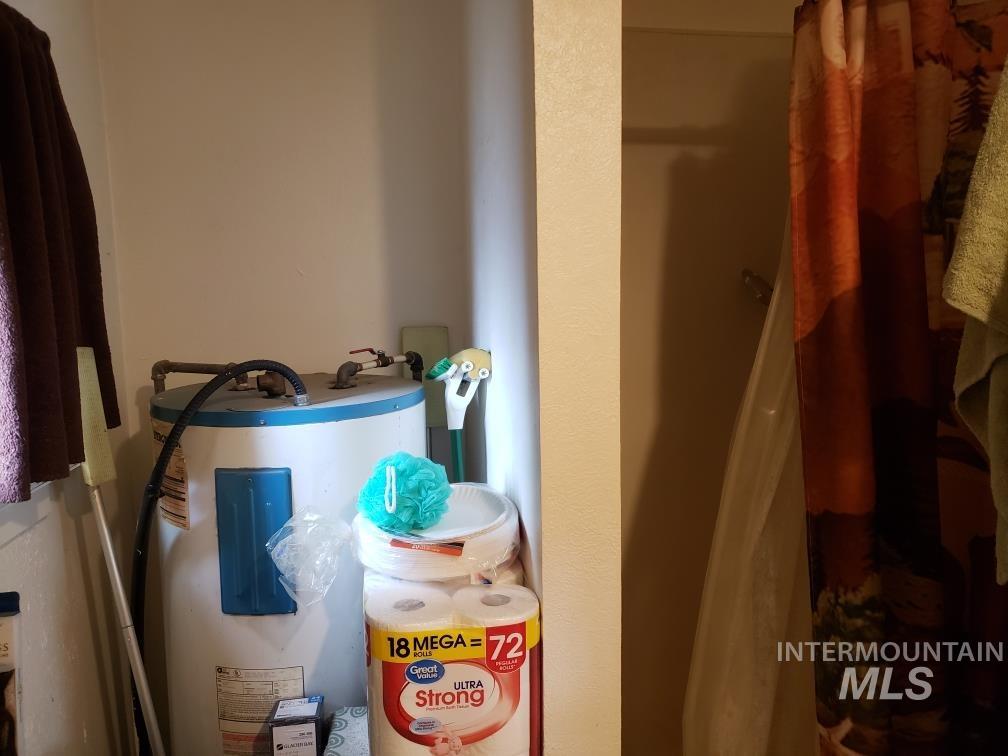 205 W Adams St, Huntington, Oregon 97907, 1 Bedroom, 1 Bathroom, Residential Income For Sale, Price $349,000, 98939322