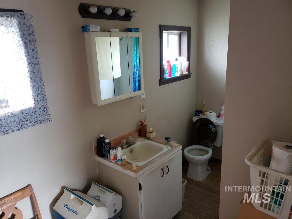 205 W Adams St, Huntington, Oregon 97907, 1 Bedroom, 1 Bathroom, Residential Income For Sale, Price $349,000, 98939322