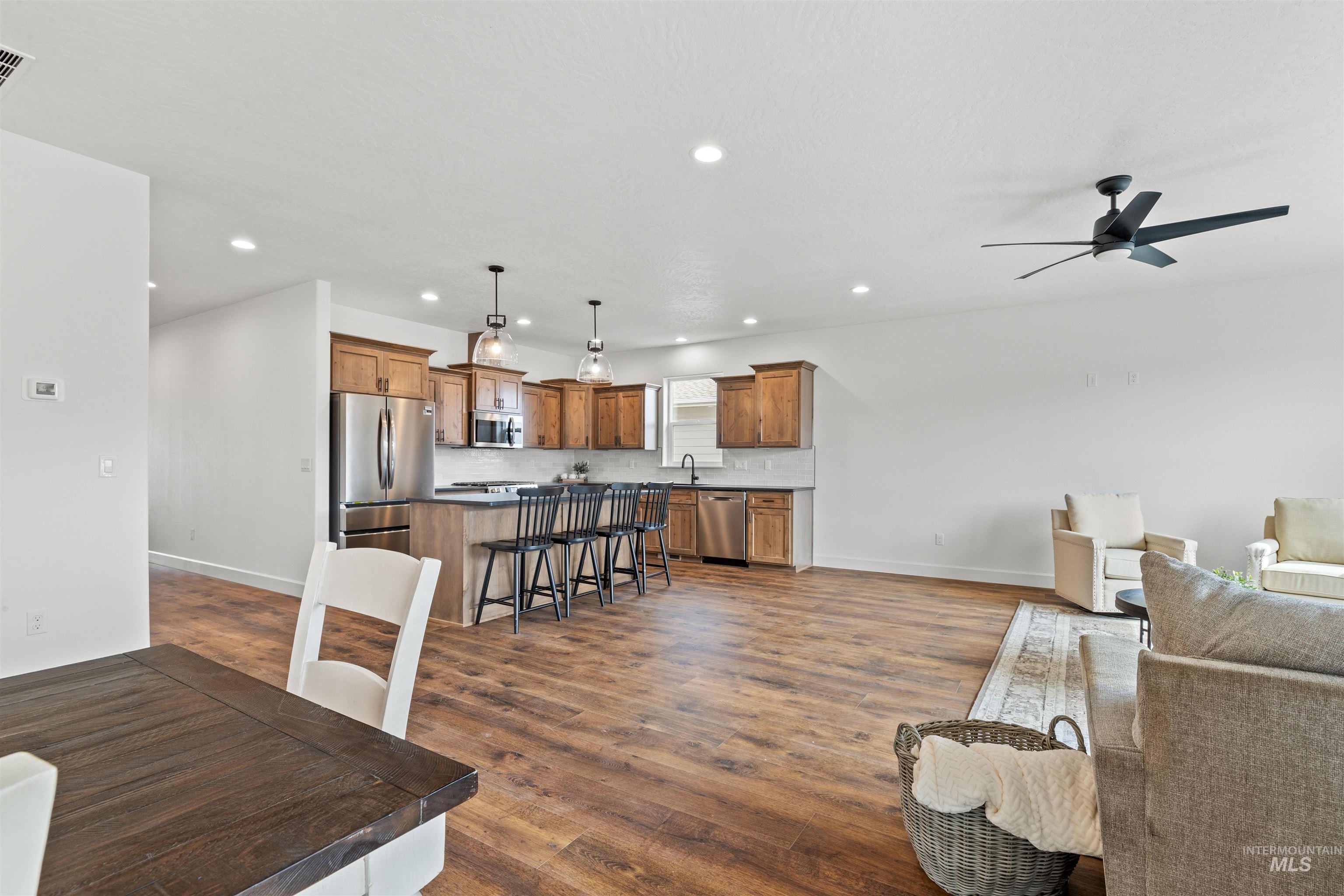 1724 Pathway Court, Lewiston, Idaho 83501, 3 Bedrooms, 2 Bathrooms, Residential For Sale, Price $580,000,MLS 98939392