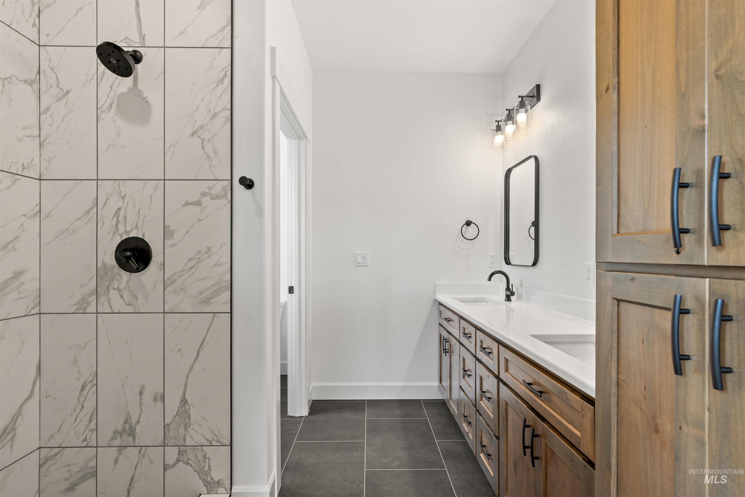 1724 Pathway Court, Lewiston, Idaho 83501, 3 Bedrooms, 2 Bathrooms, Residential For Sale, Price $580,000,MLS 98939392