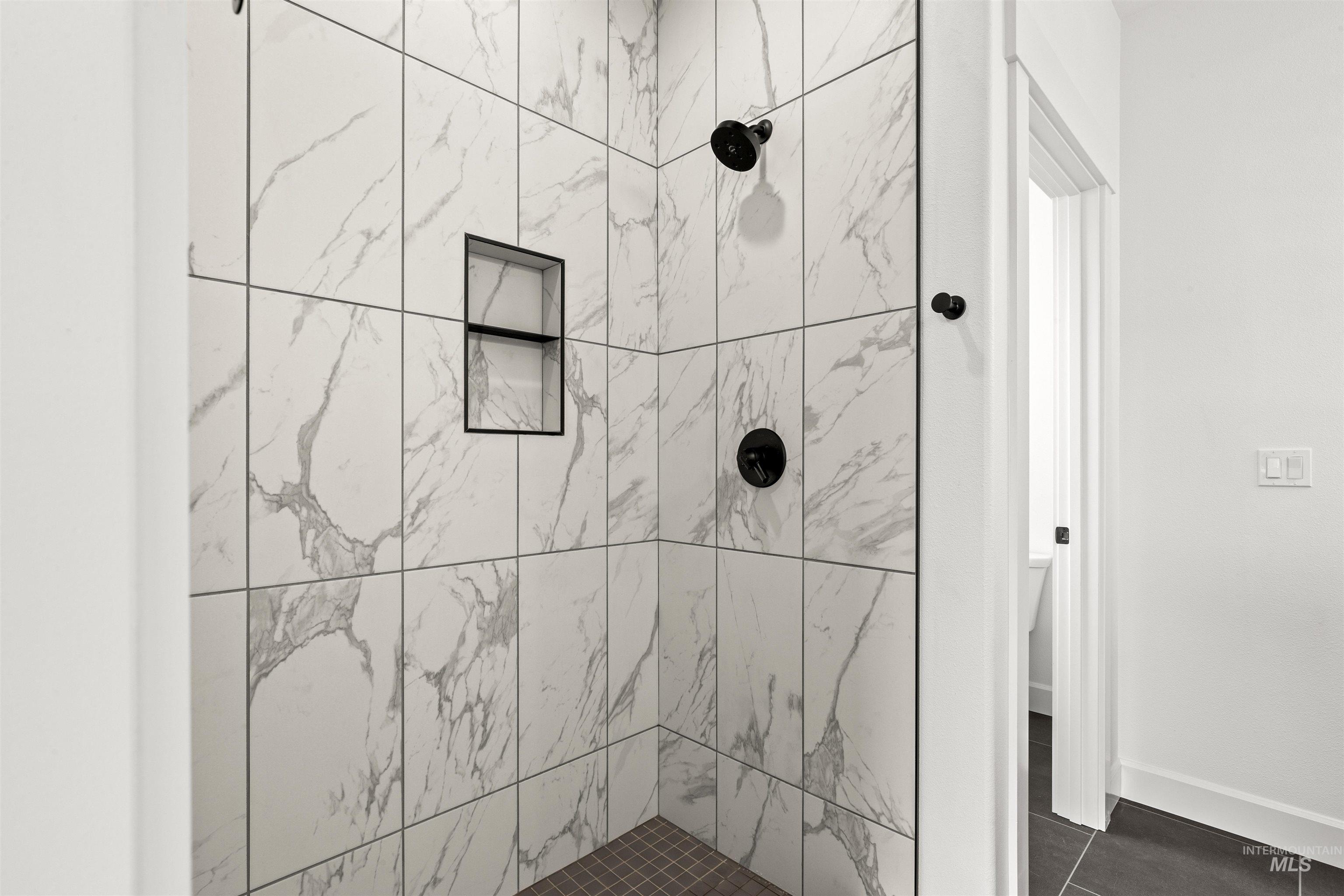 1724 Pathway Court, Lewiston, Idaho 83501, 3 Bedrooms, 2 Bathrooms, Residential For Sale, Price $580,000,MLS 98939392