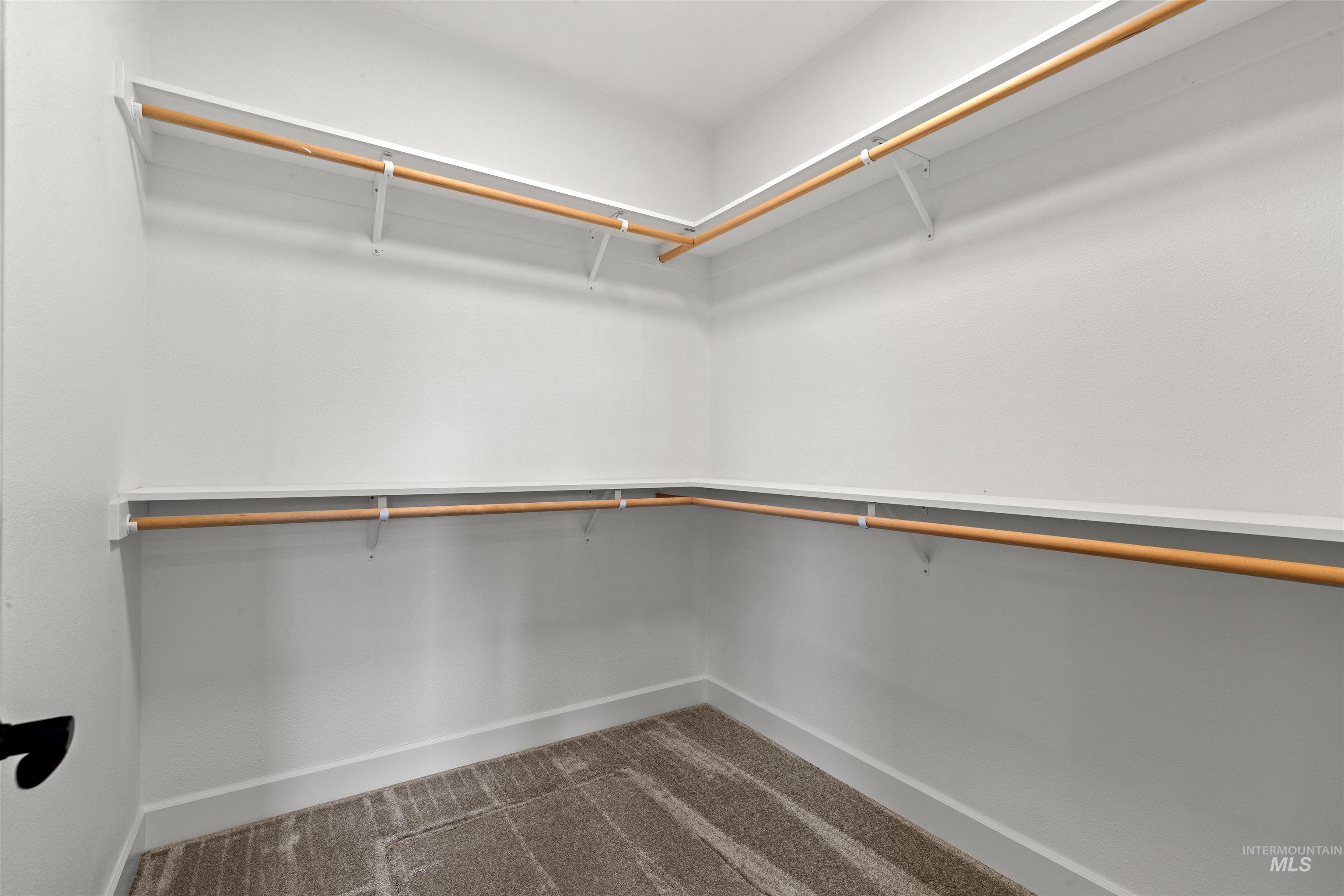 1724 Pathway Court, Lewiston, Idaho 83501, 3 Bedrooms, 2 Bathrooms, Residential For Sale, Price $580,000,MLS 98939392