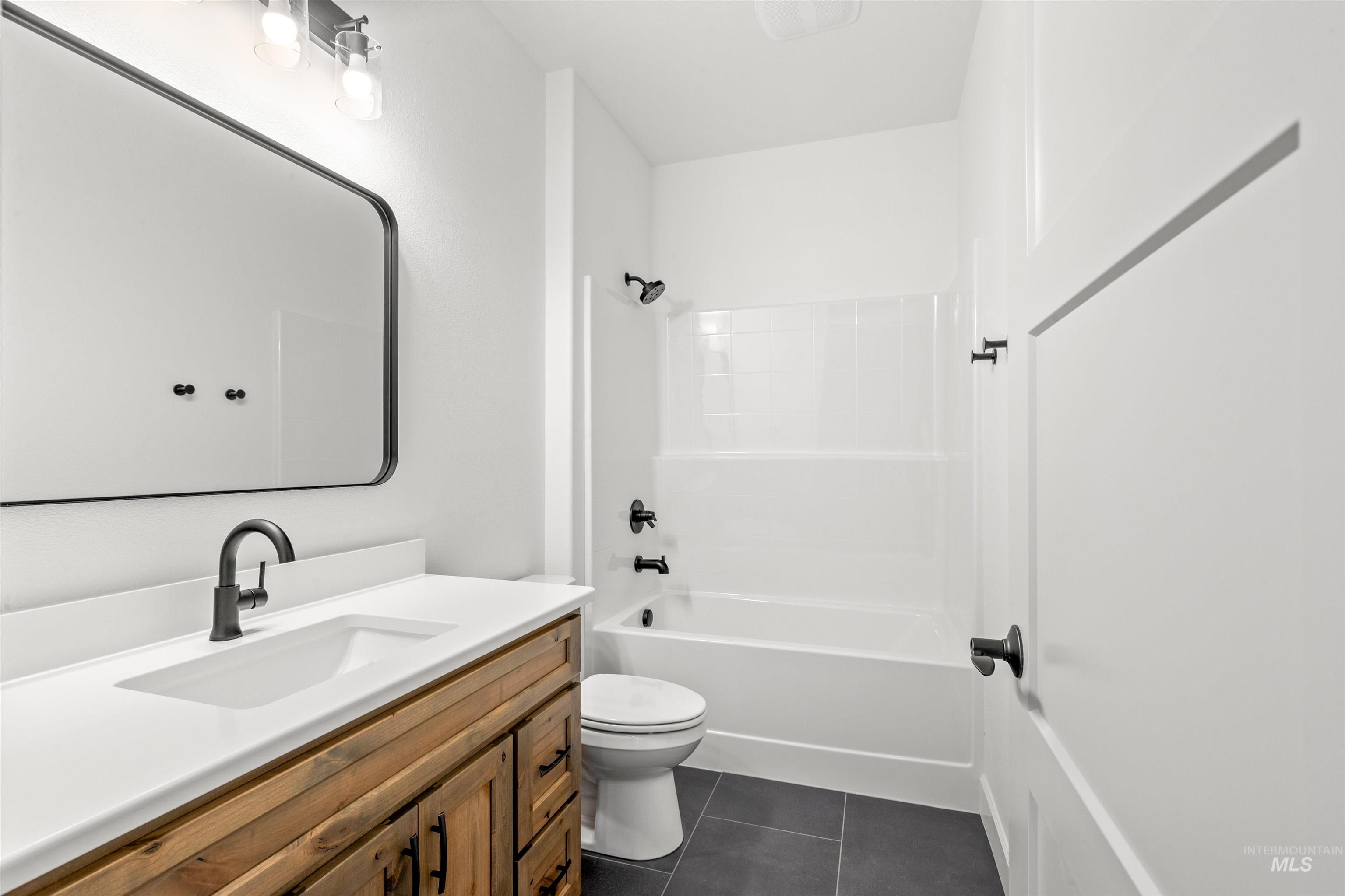 1724 Pathway Court, Lewiston, Idaho 83501, 3 Bedrooms, 2 Bathrooms, Residential For Sale, Price $580,000,MLS 98939392