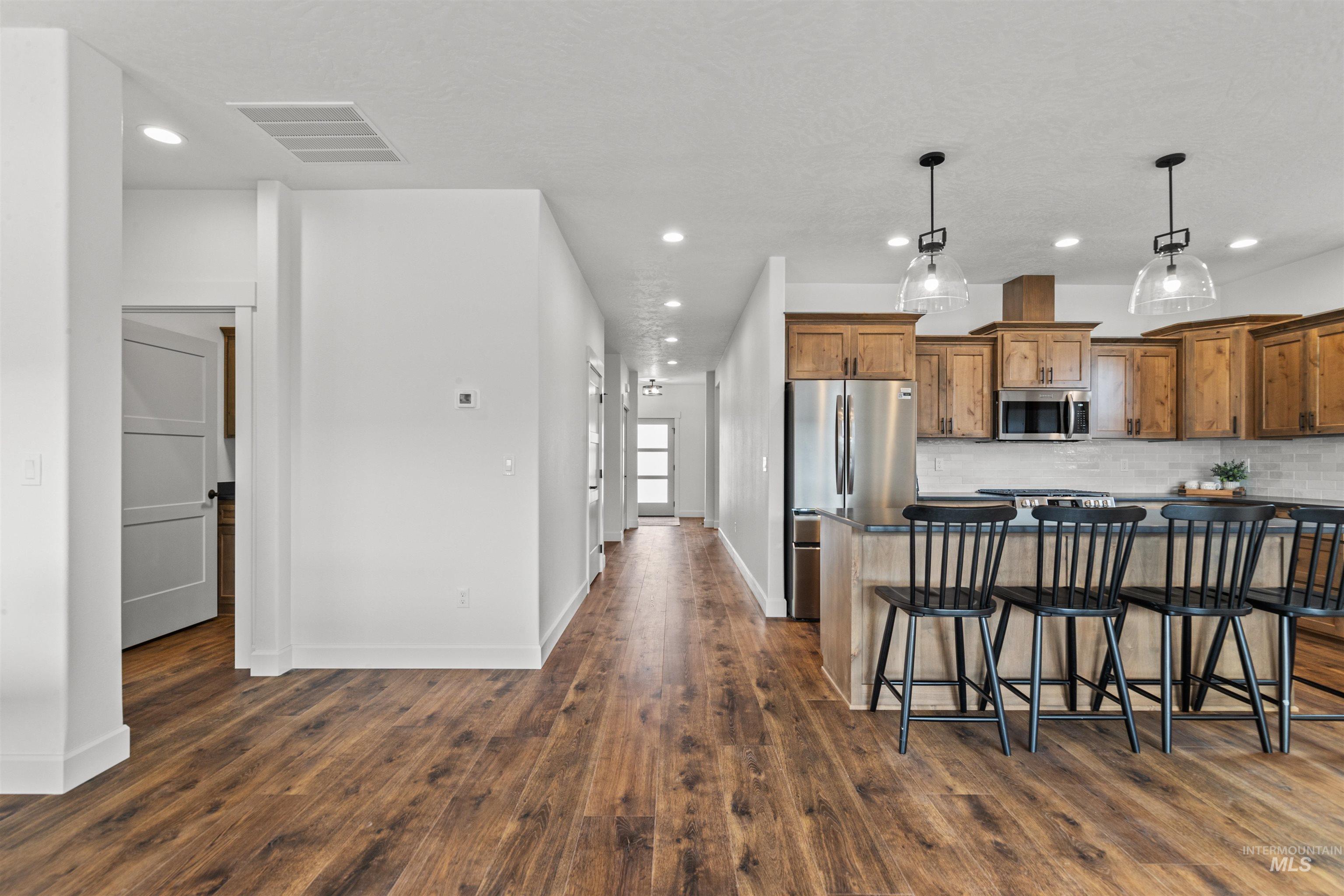 1724 Pathway Court, Lewiston, Idaho 83501, 3 Bedrooms, 2 Bathrooms, Residential For Sale, Price $580,000,MLS 98939392