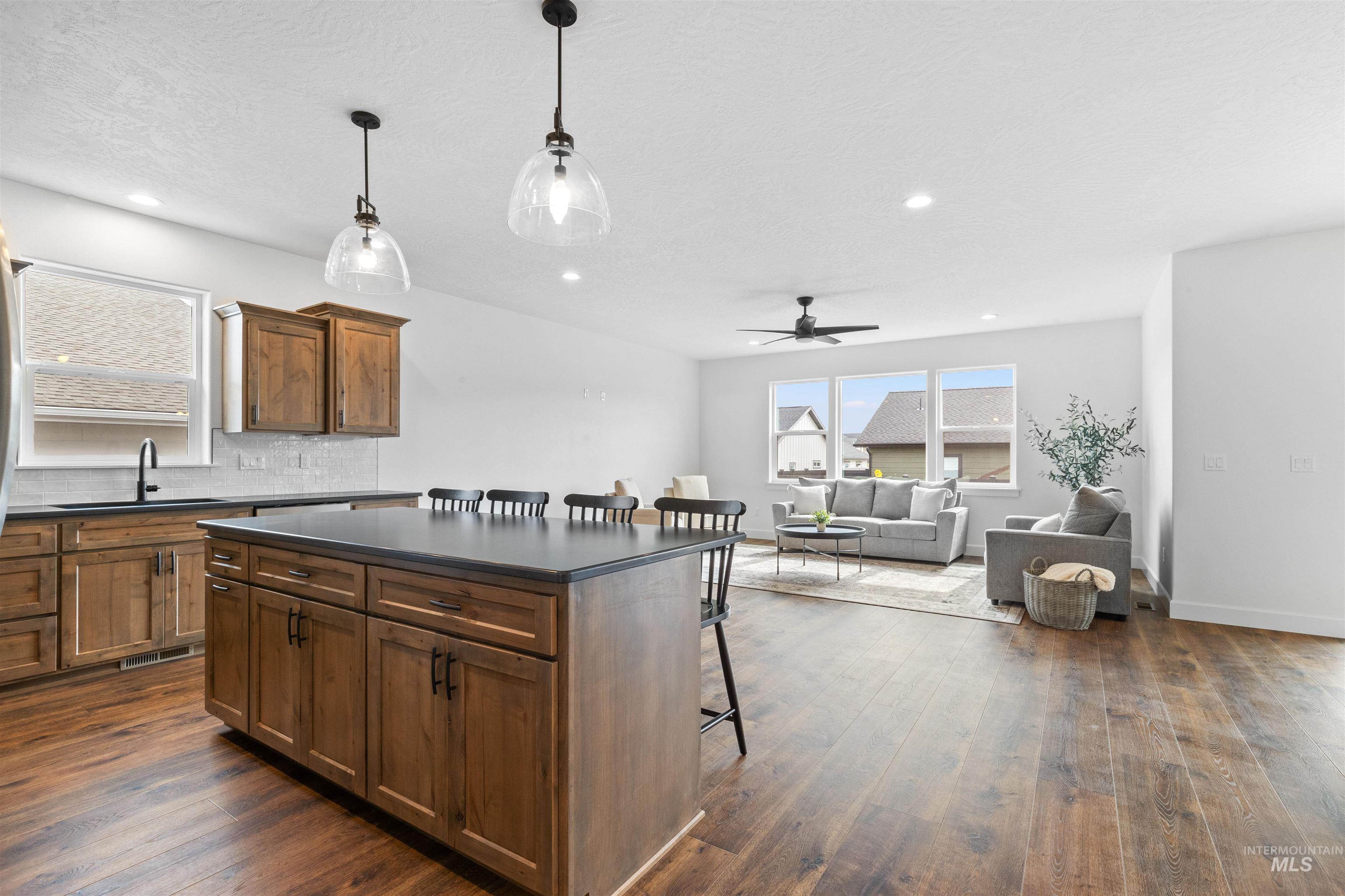 1724 Pathway Court, Lewiston, Idaho 83501, 3 Bedrooms, 2 Bathrooms, Residential For Sale, Price $580,000,MLS 98939392