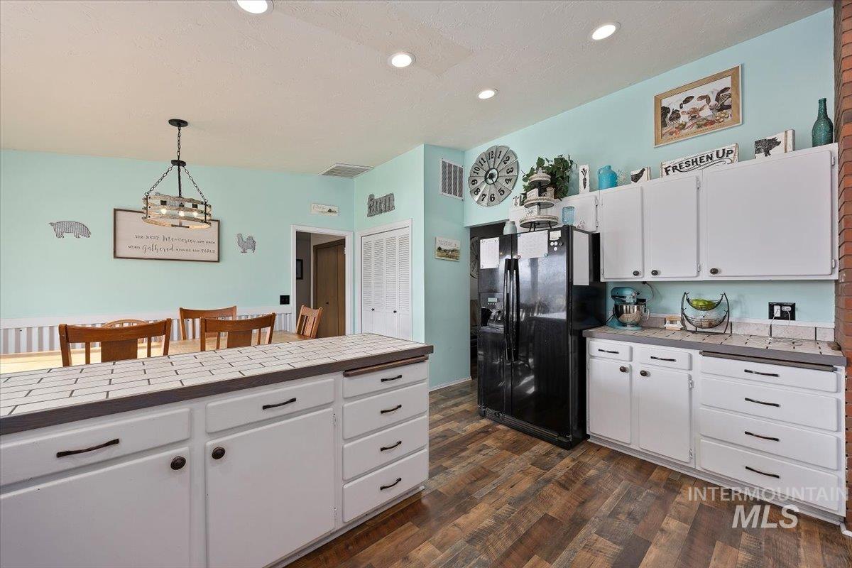 1846 S 1800 E, Gooding, Idaho 83330, 4 Bedrooms, 3 Bathrooms, Residential For Sale, Price $645,000,MLS 98939435