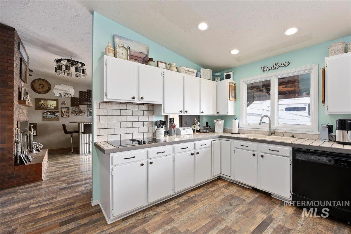 1846 S 1800 E, Gooding, Idaho 83330, 4 Bedrooms, 3 Bathrooms, Residential For Sale, Price $645,000,MLS 98939435