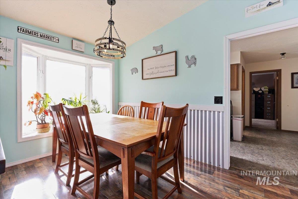 1846 S 1800 E, Gooding, Idaho 83330, 4 Bedrooms, 3 Bathrooms, Residential For Sale, Price $645,000,MLS 98939435