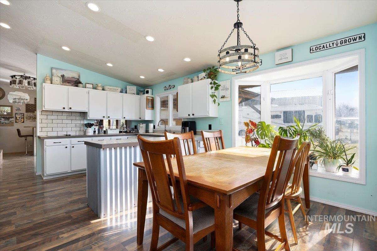 1846 S 1800 E, Gooding, Idaho 83330, 4 Bedrooms, 3 Bathrooms, Residential For Sale, Price $645,000,MLS 98939435