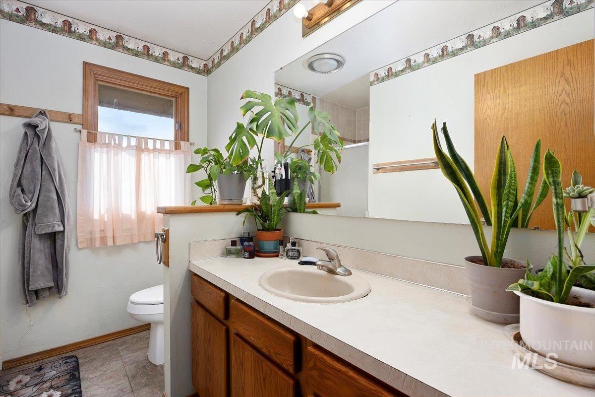 1846 S 1800 E, Gooding, Idaho 83330, 4 Bedrooms, 3 Bathrooms, Residential For Sale, Price $645,000,MLS 98939435