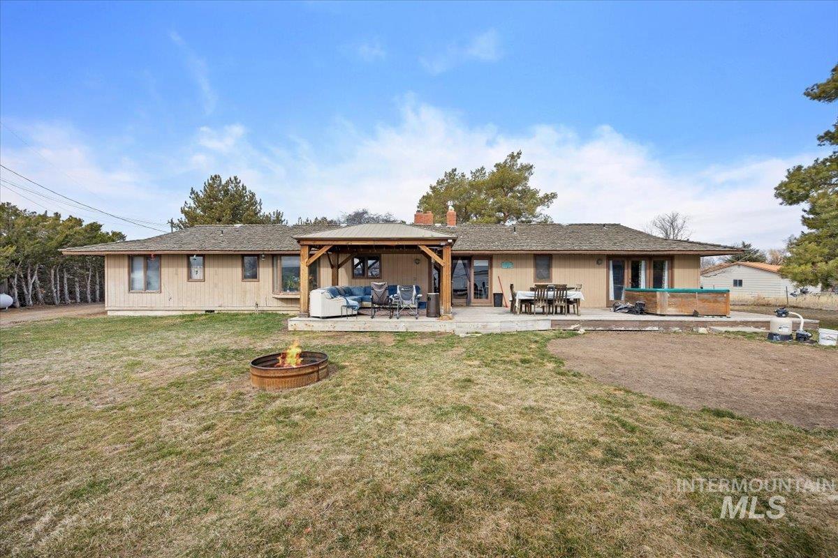 1846 S 1800 E, Gooding, Idaho 83330, 4 Bedrooms, 3 Bathrooms, Residential For Sale, Price $645,000,MLS 98939435