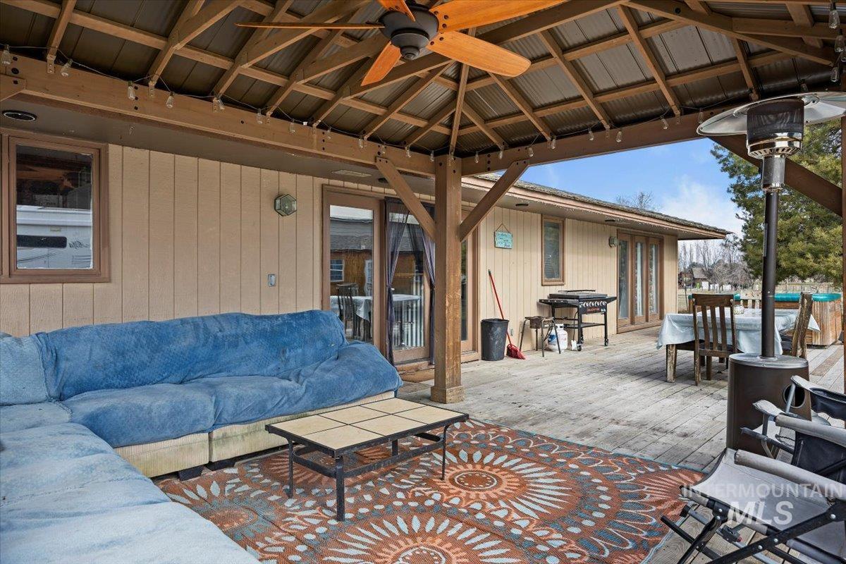 1846 S 1800 E, Gooding, Idaho 83330, 4 Bedrooms, 3 Bathrooms, Residential For Sale, Price $645,000,MLS 98939435