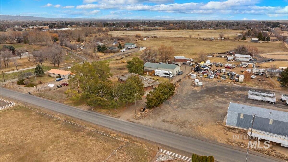 1846 S 1800 E, Gooding, Idaho 83330, 4 Bedrooms, 3 Bathrooms, Residential For Sale, Price $645,000,MLS 98939435