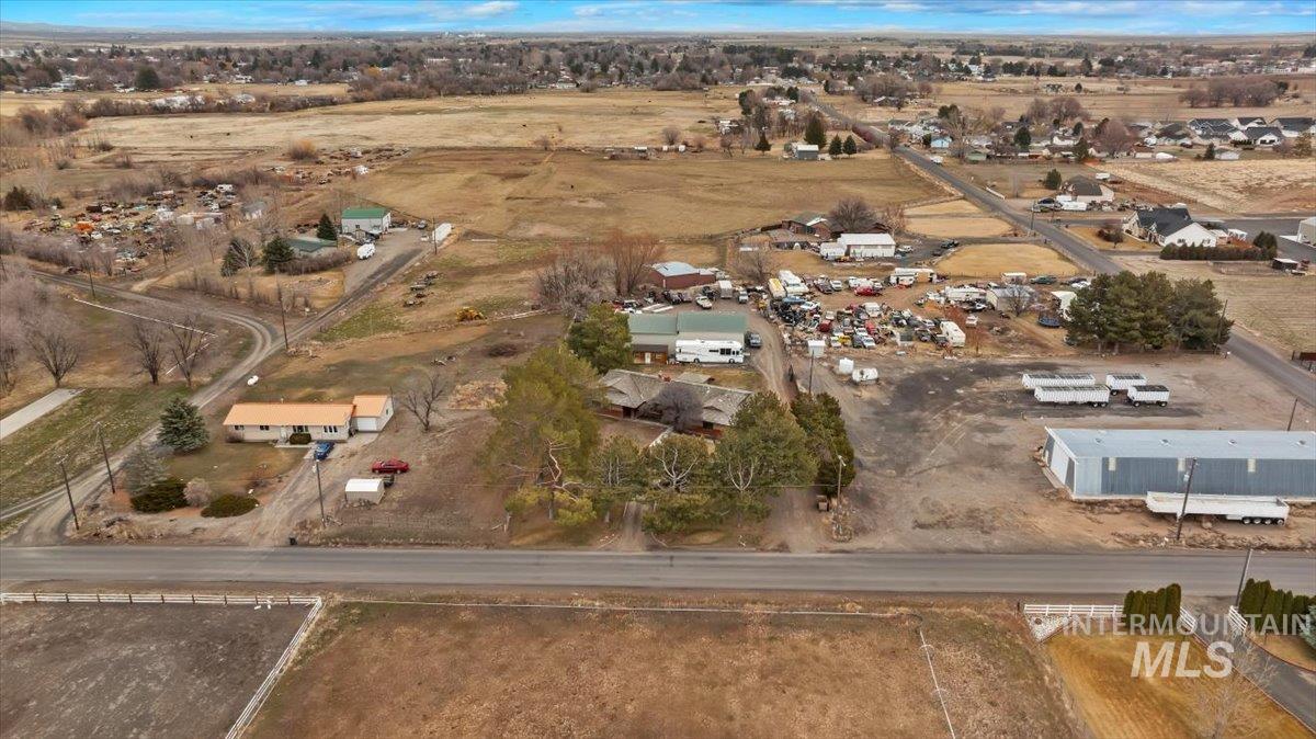 1846 S 1800 E, Gooding, Idaho 83330, 4 Bedrooms, 3 Bathrooms, Residential For Sale, Price $645,000,MLS 98939435