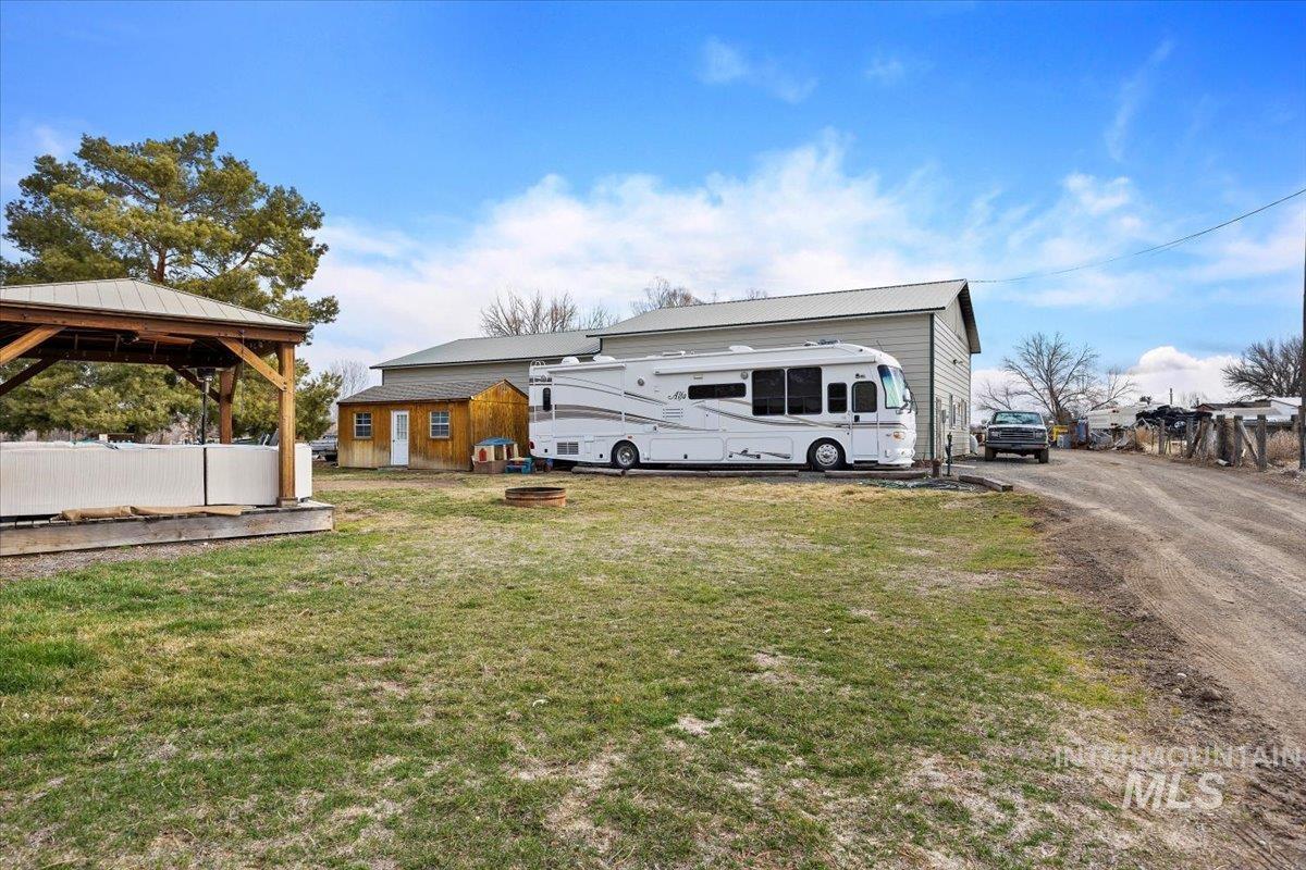 1846 S 1800 E, Gooding, Idaho 83330, 4 Bedrooms, 3 Bathrooms, Residential For Sale, Price $625,000,MLS 98939435