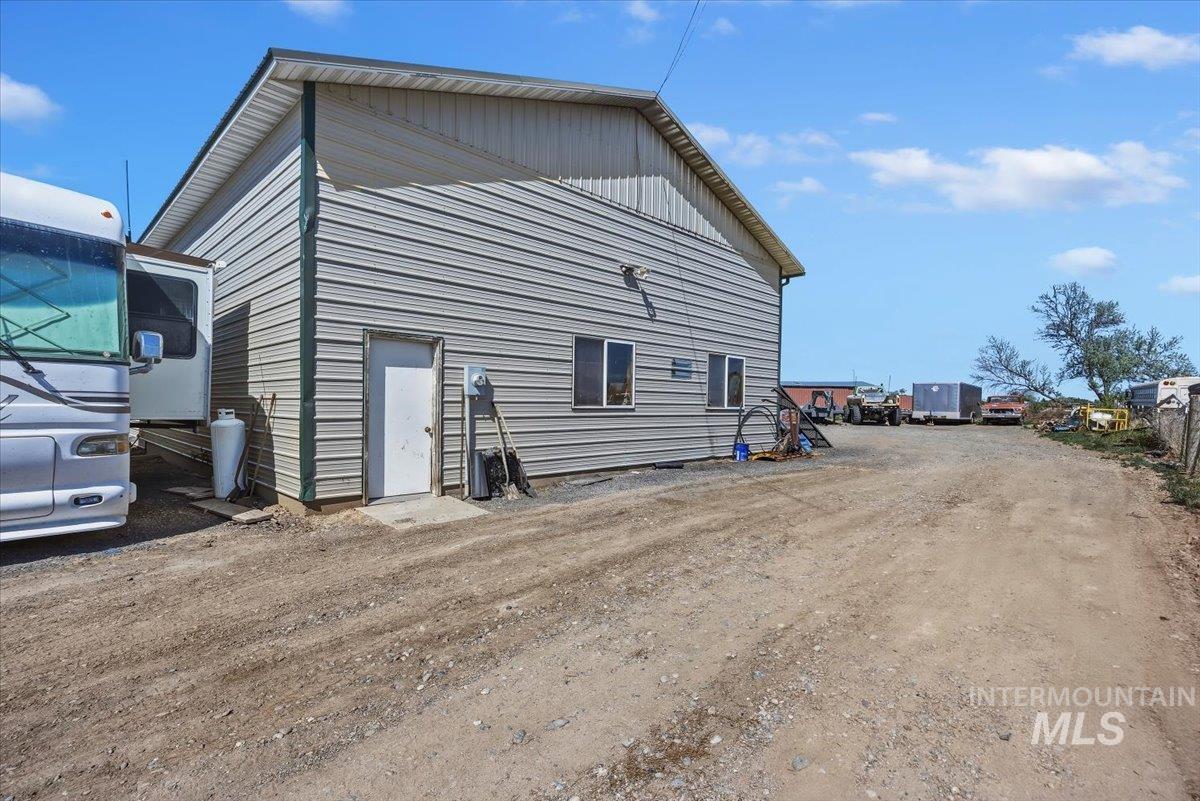 1846 S 1800 E, Gooding, Idaho 83330, 4 Bedrooms, 3 Bathrooms, Residential For Sale, Price $625,000,MLS 98939435
