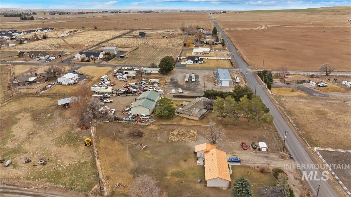 1846 S 1800 E, Gooding, Idaho 83330, 4 Bedrooms, 3 Bathrooms, Residential For Sale, Price $645,000,MLS 98939435