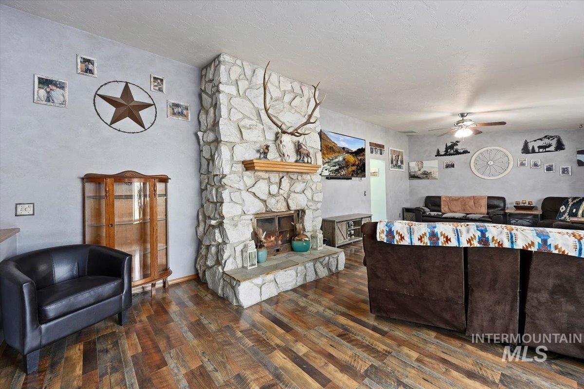 1846 S 1800 E, Gooding, Idaho 83330, 4 Bedrooms, 3 Bathrooms, Residential For Sale, Price $645,000,MLS 98939435