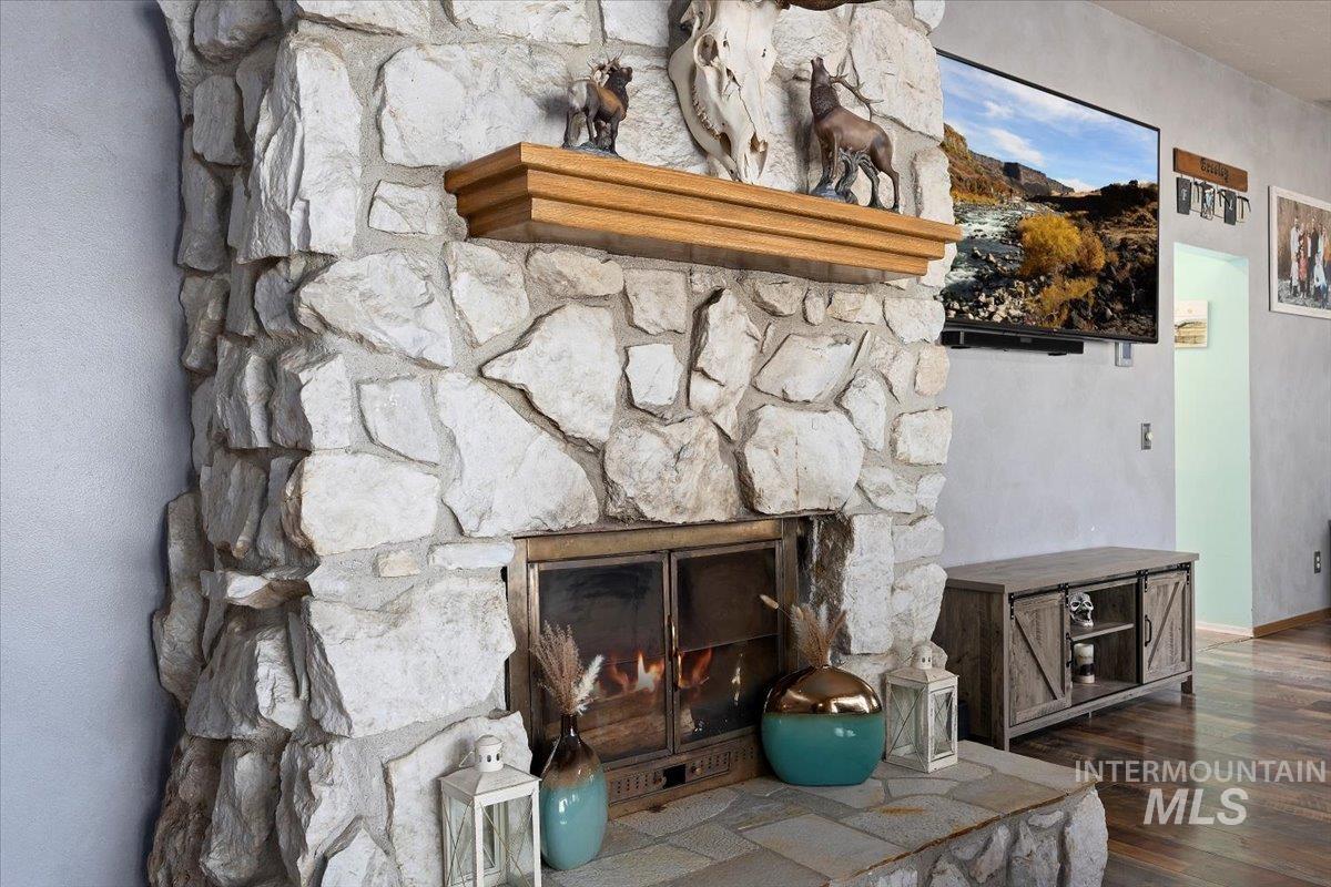 1846 S 1800 E, Gooding, Idaho 83330, 4 Bedrooms, 3 Bathrooms, Residential For Sale, Price $645,000,MLS 98939435