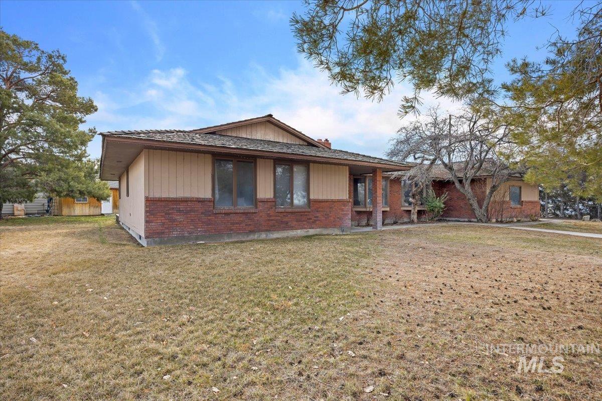 1846 S 1800 E, Gooding, Idaho 83330, 4 Bedrooms, 3 Bathrooms, Residential For Sale, Price $625,000,MLS 98939435